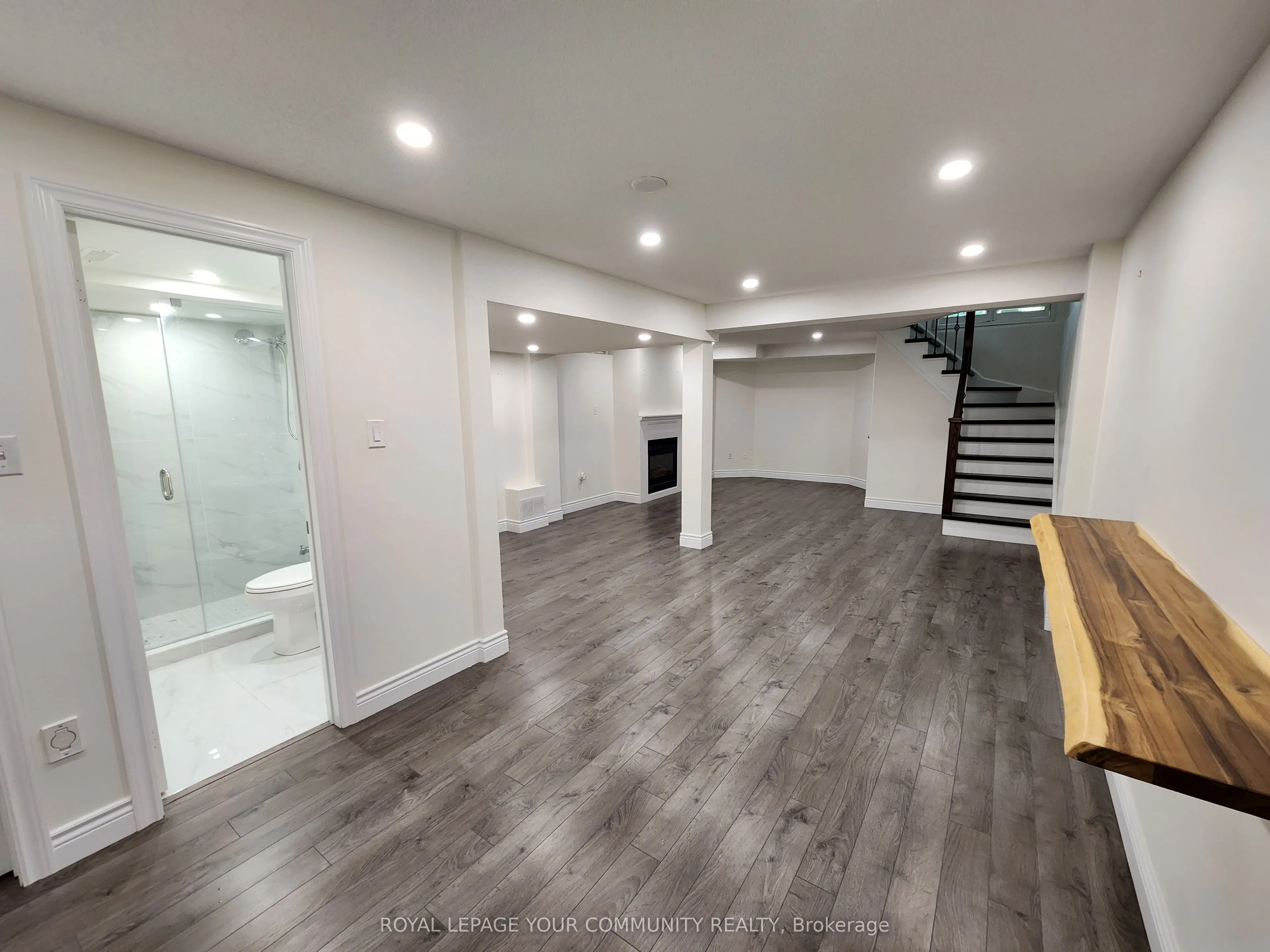 42 Woodroof Crescent