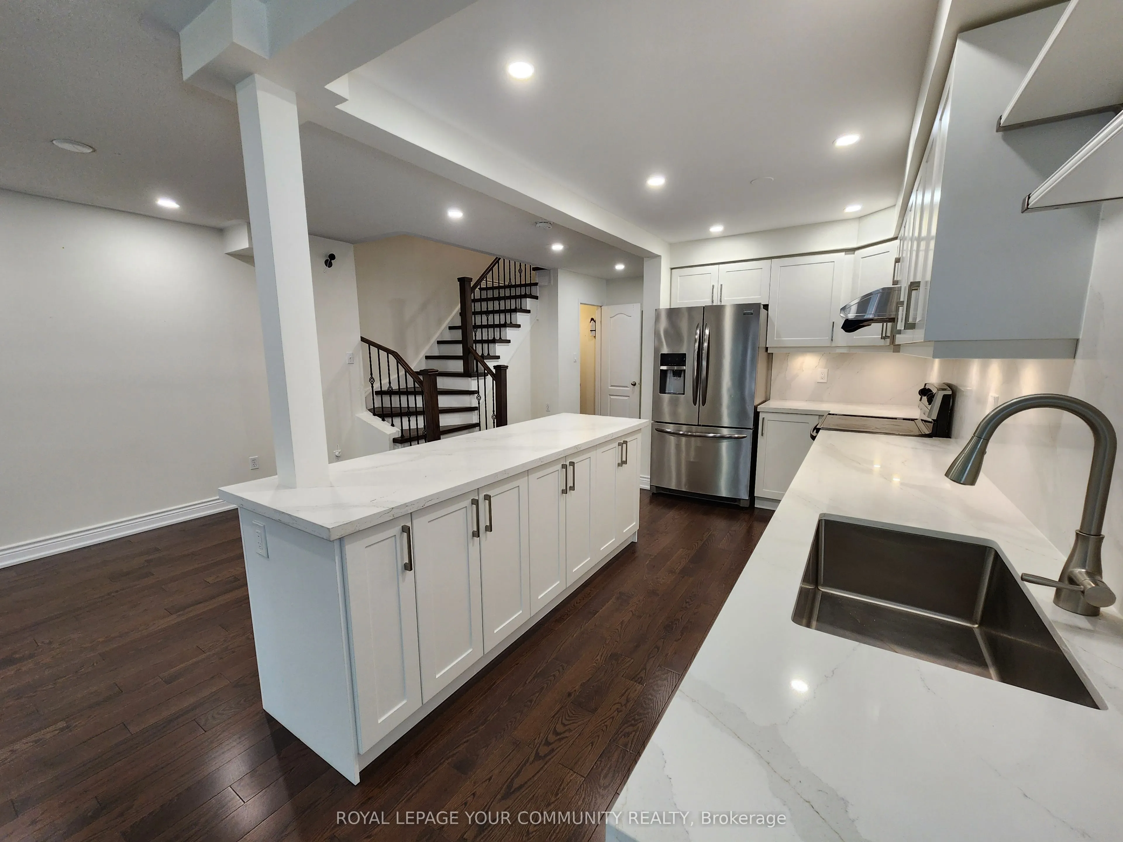 42 Woodroof Crescent