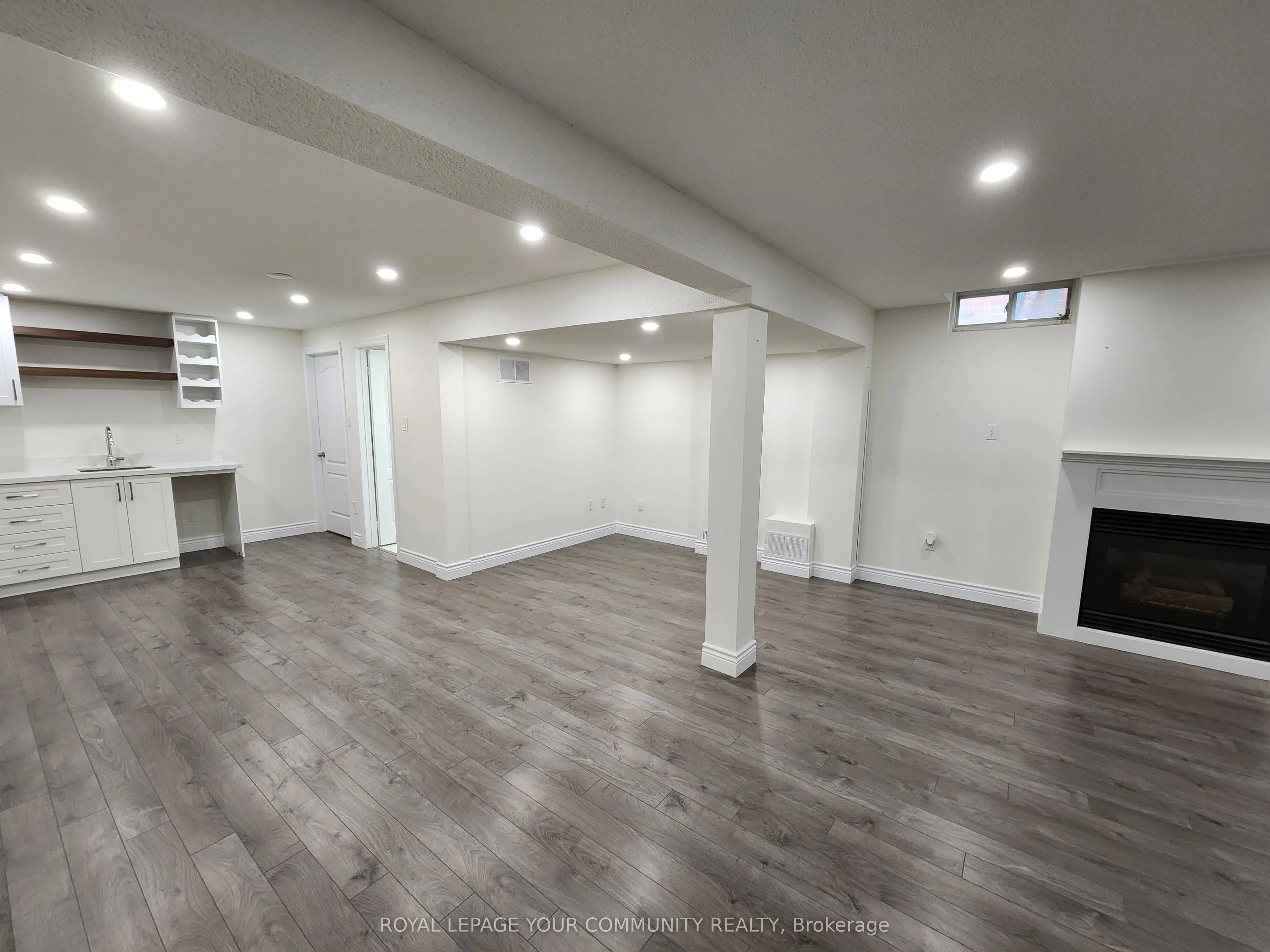42 Woodroof Crescent