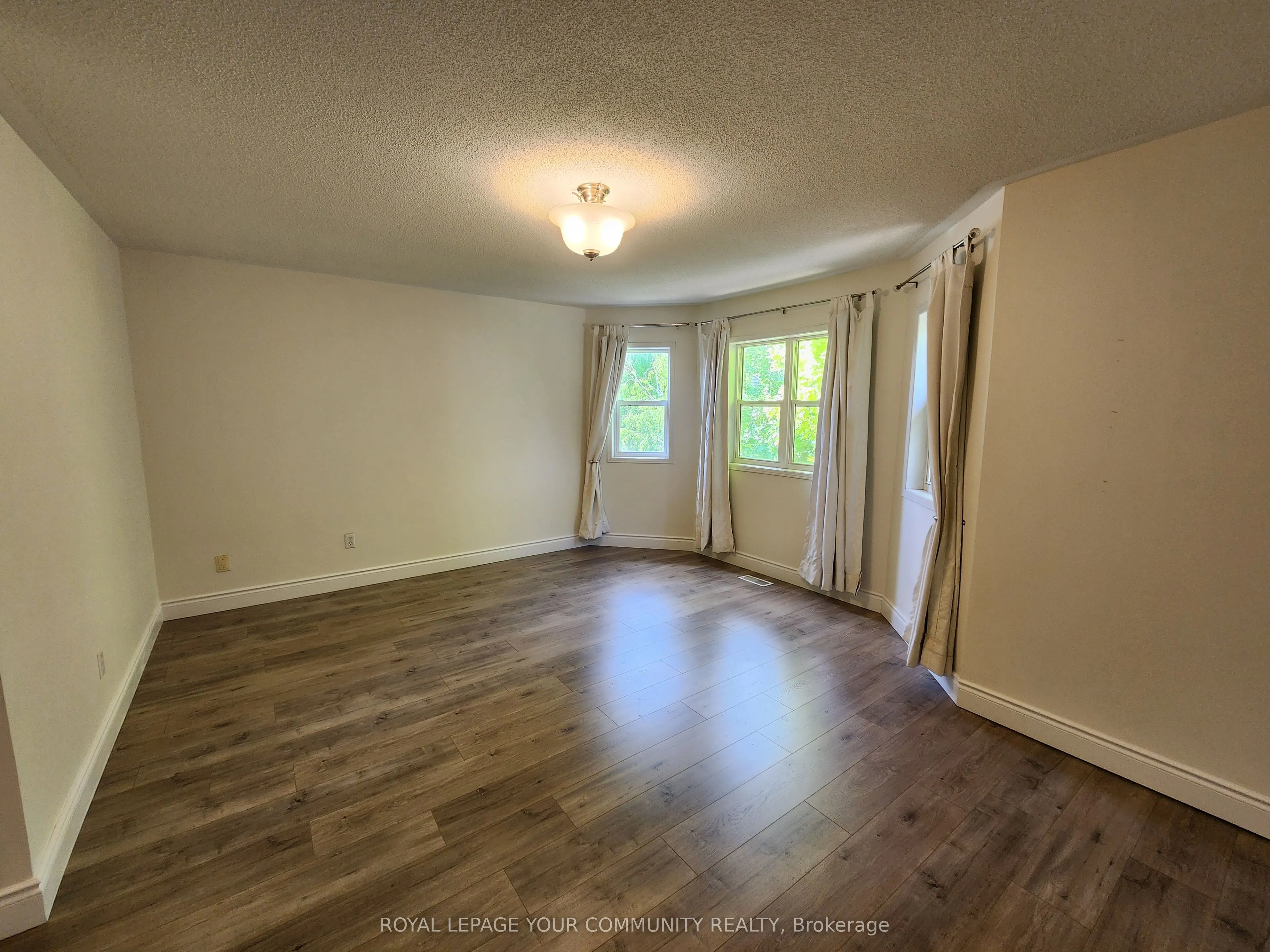 42 Woodroof Crescent