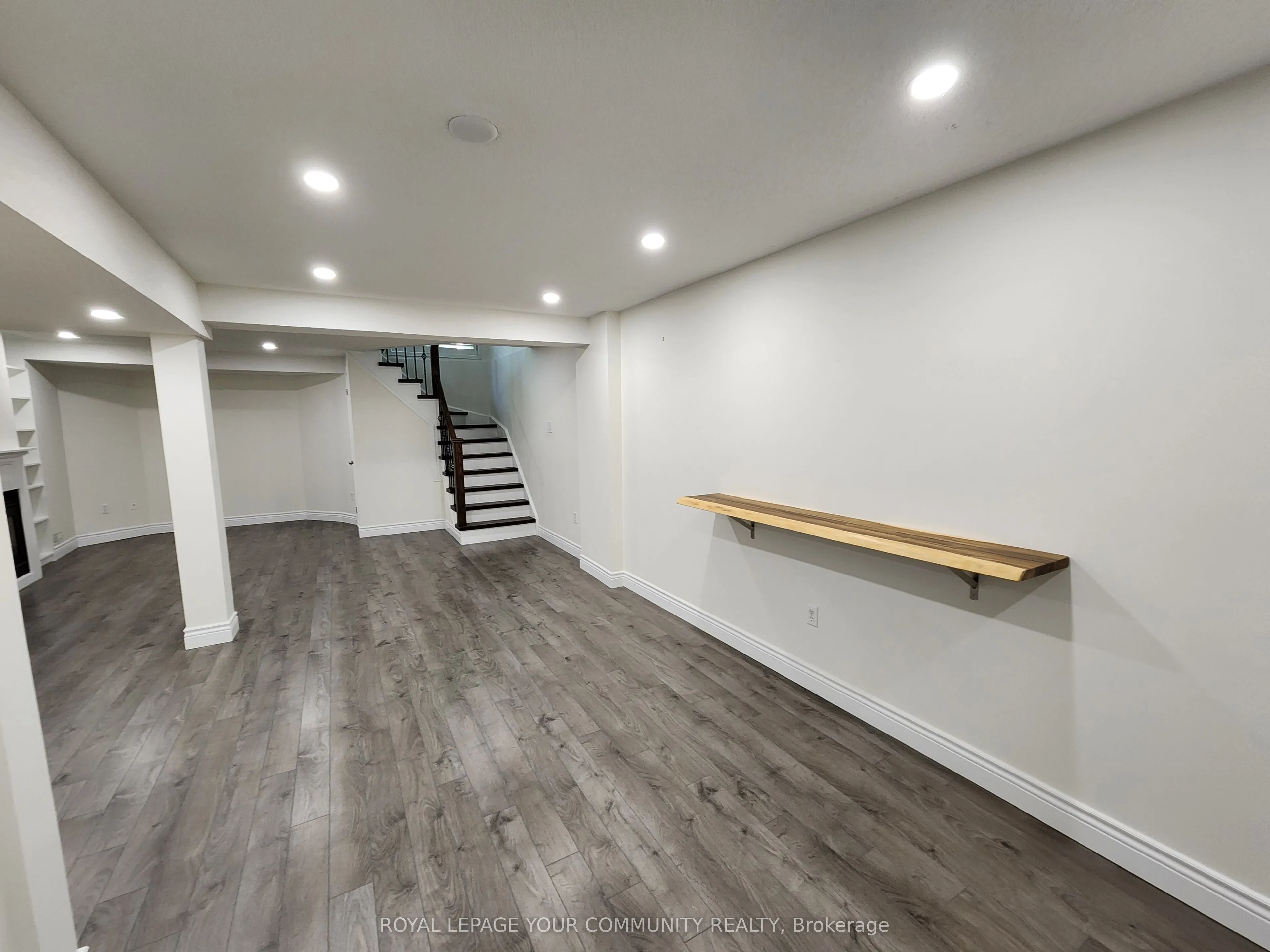 42 Woodroof Crescent