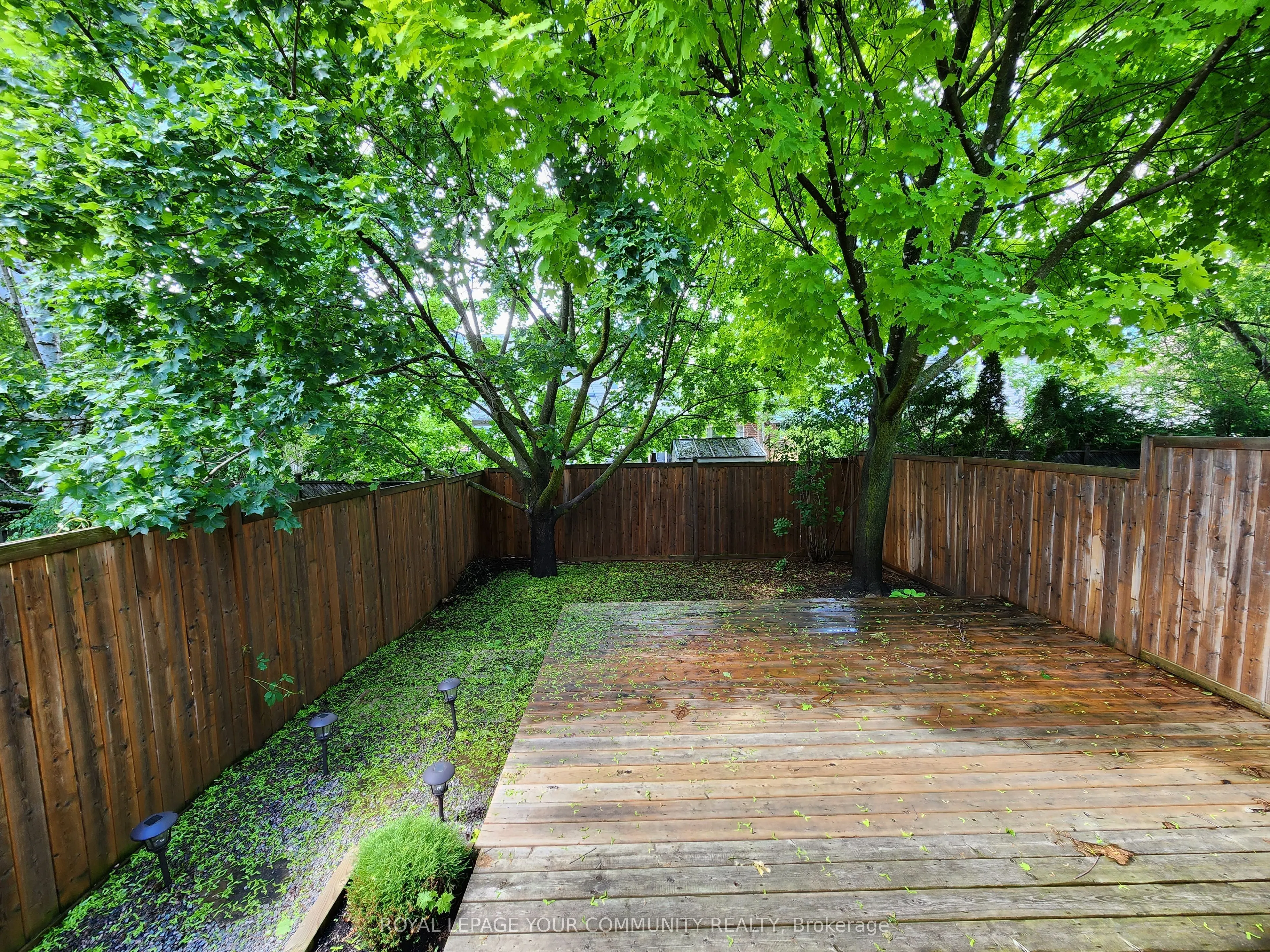 42 Woodroof Crescent