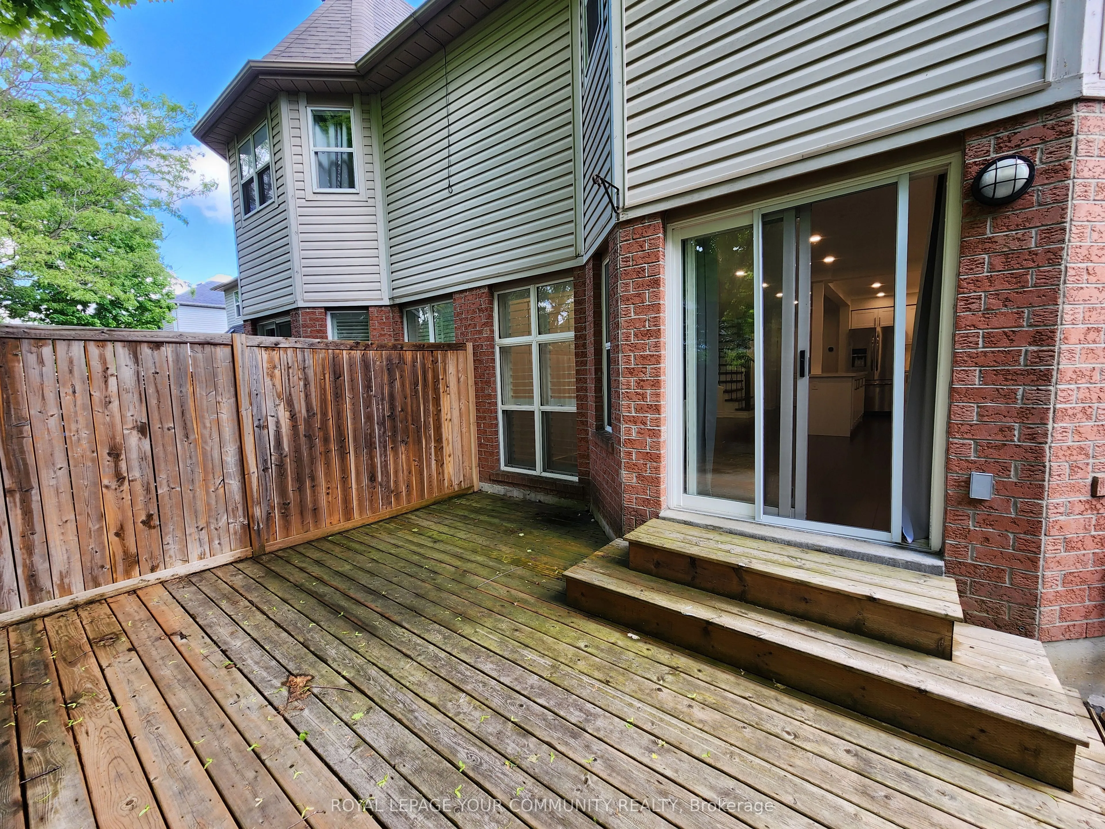 42 Woodroof Crescent