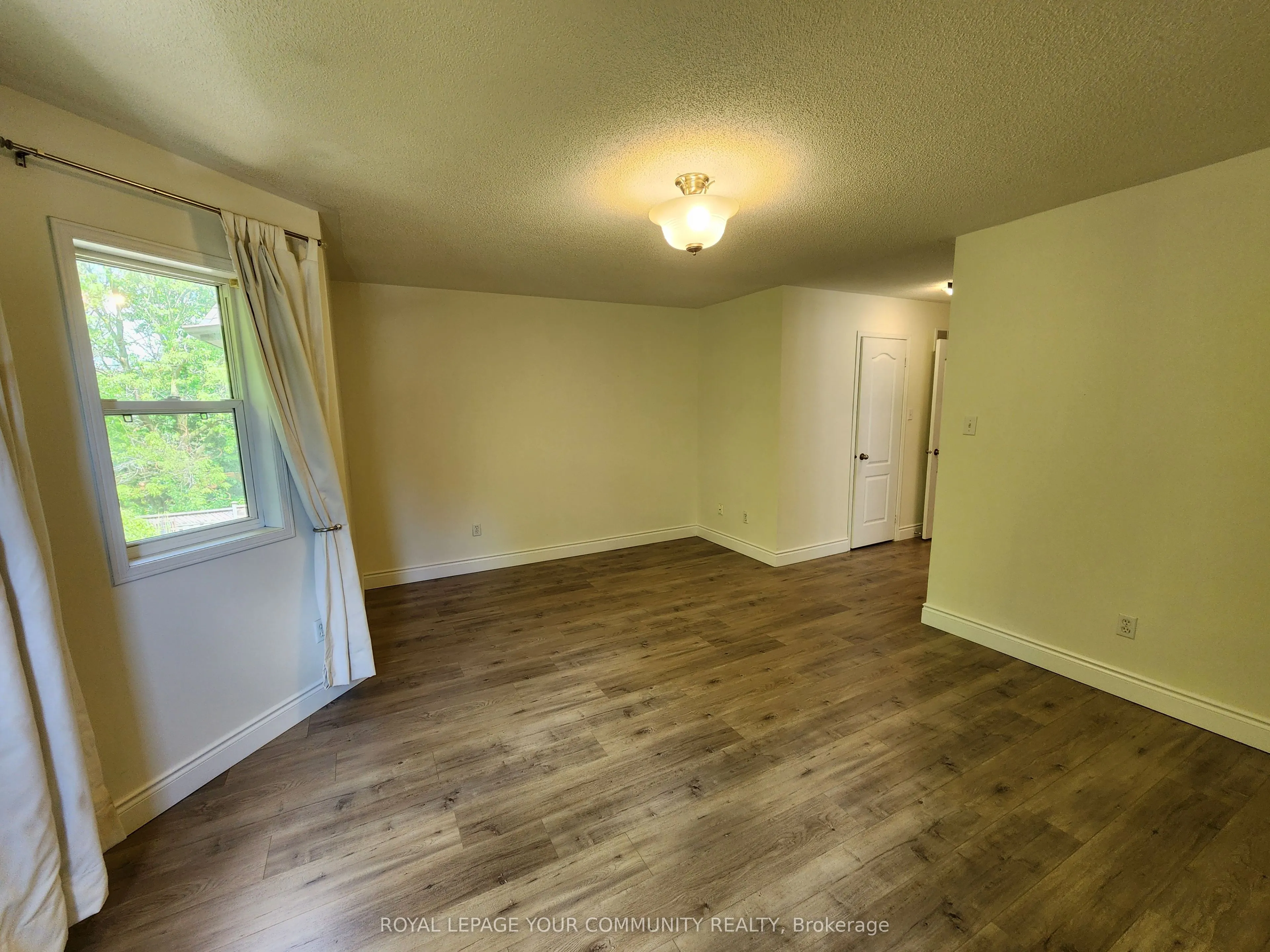 42 Woodroof Crescent