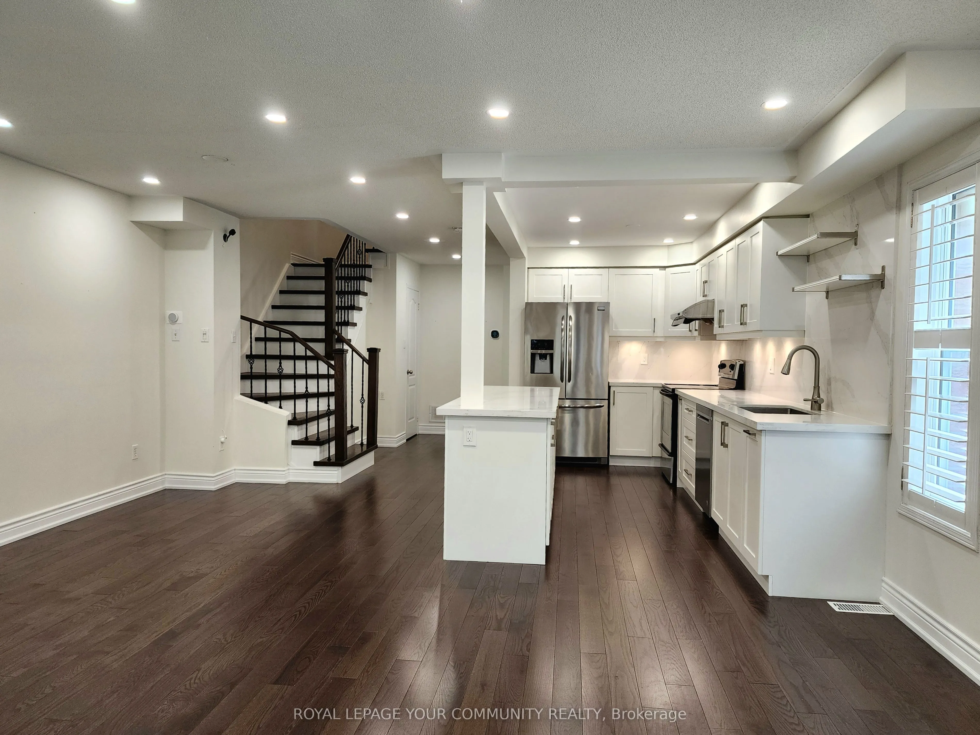 42 Woodroof Crescent