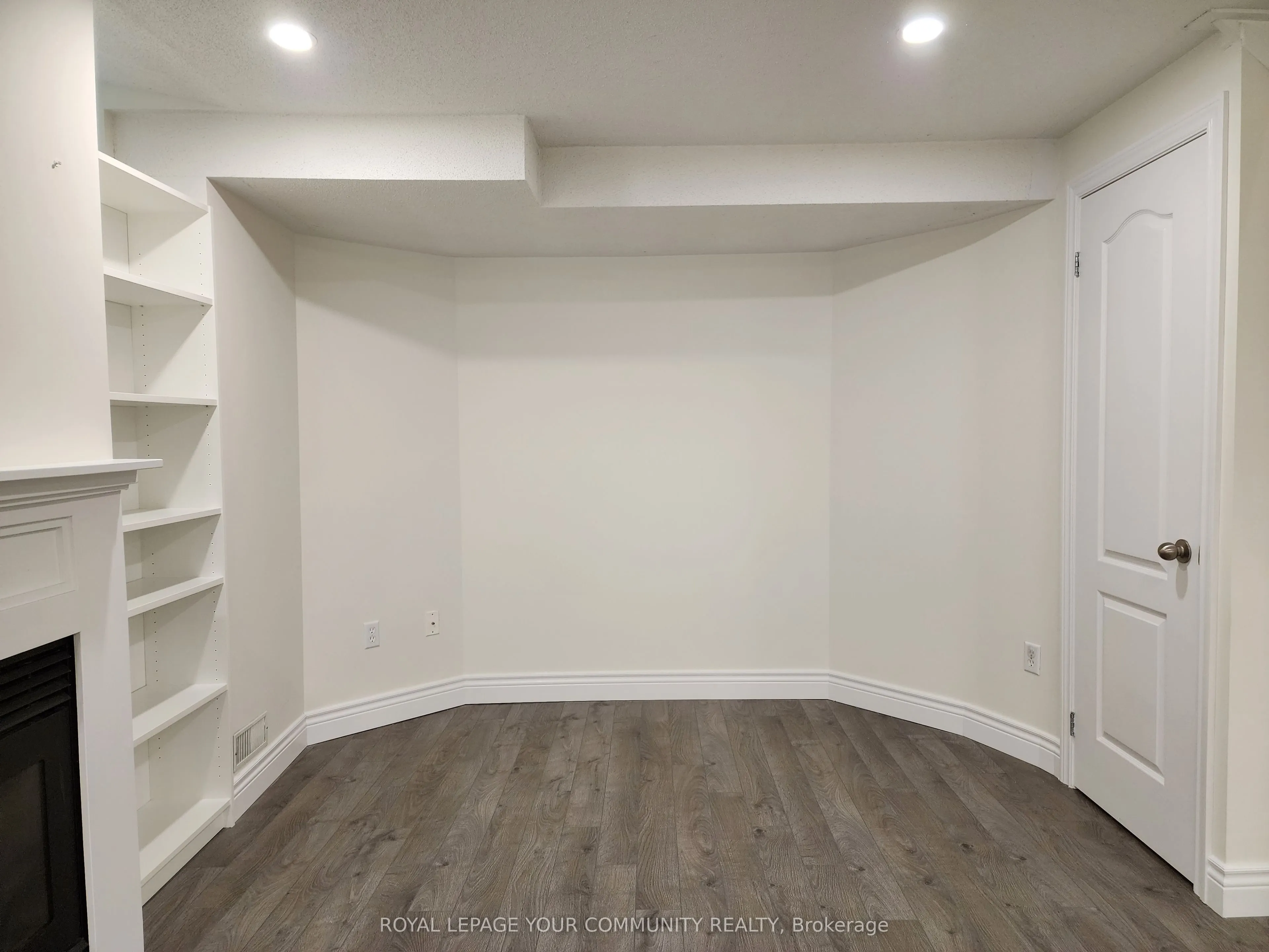 42 Woodroof Crescent