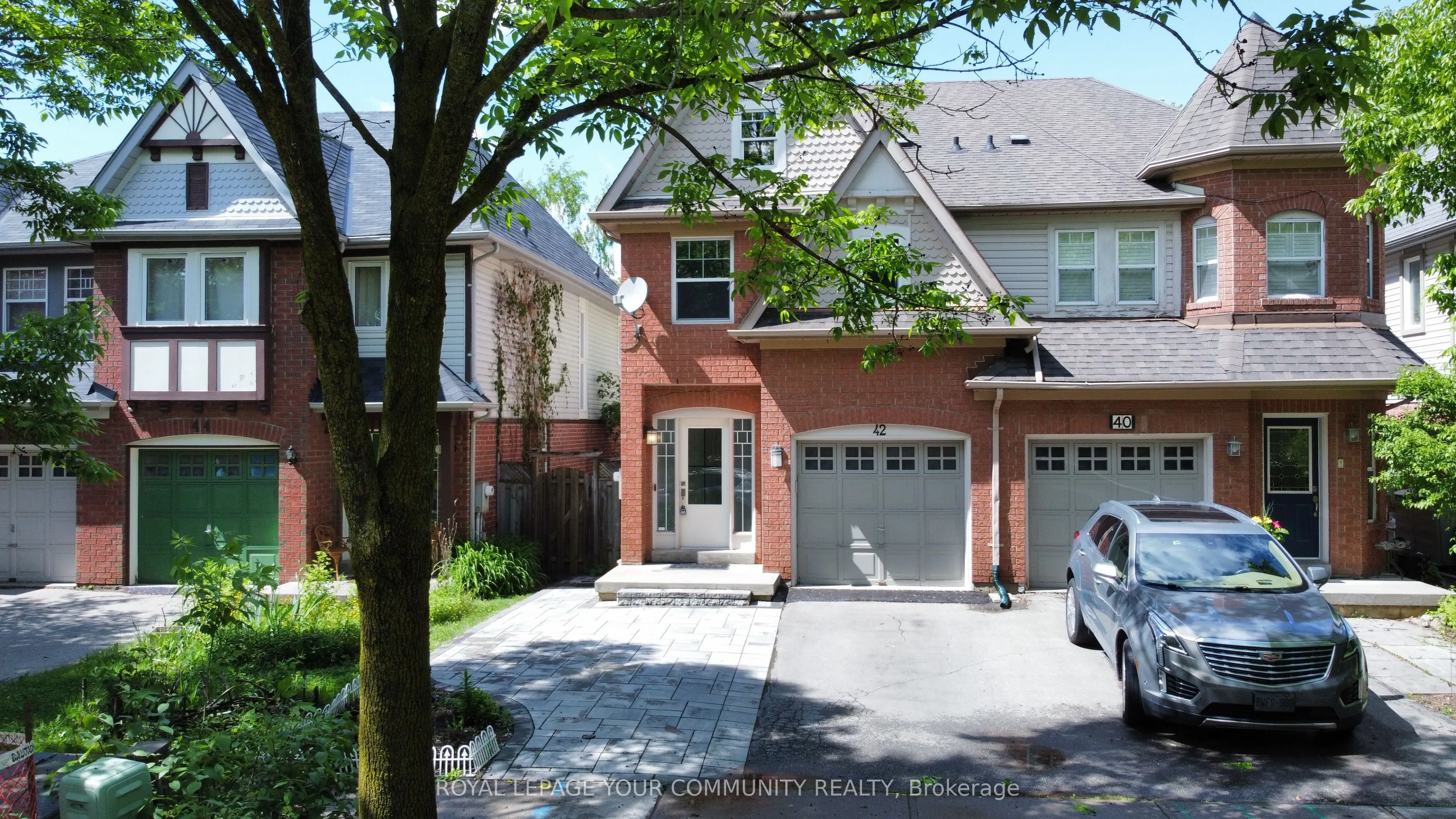 42 Woodroof Crescent