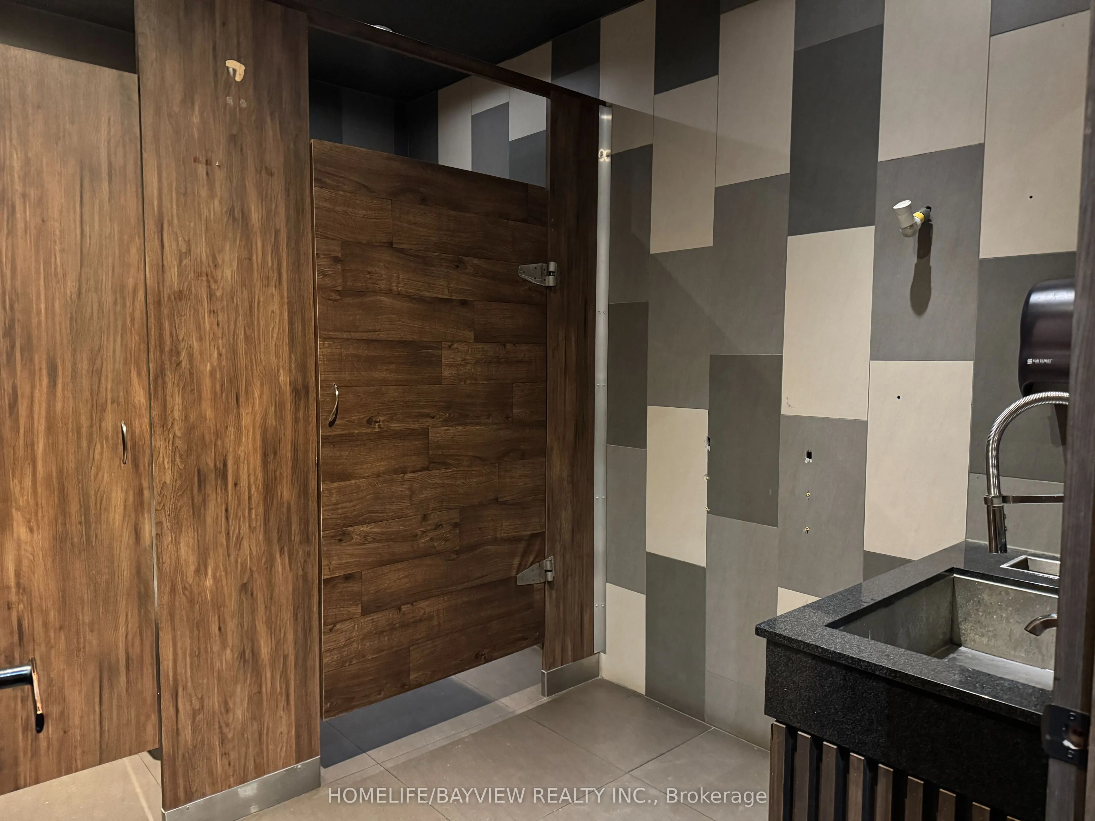 16640 Yonge Street, #3