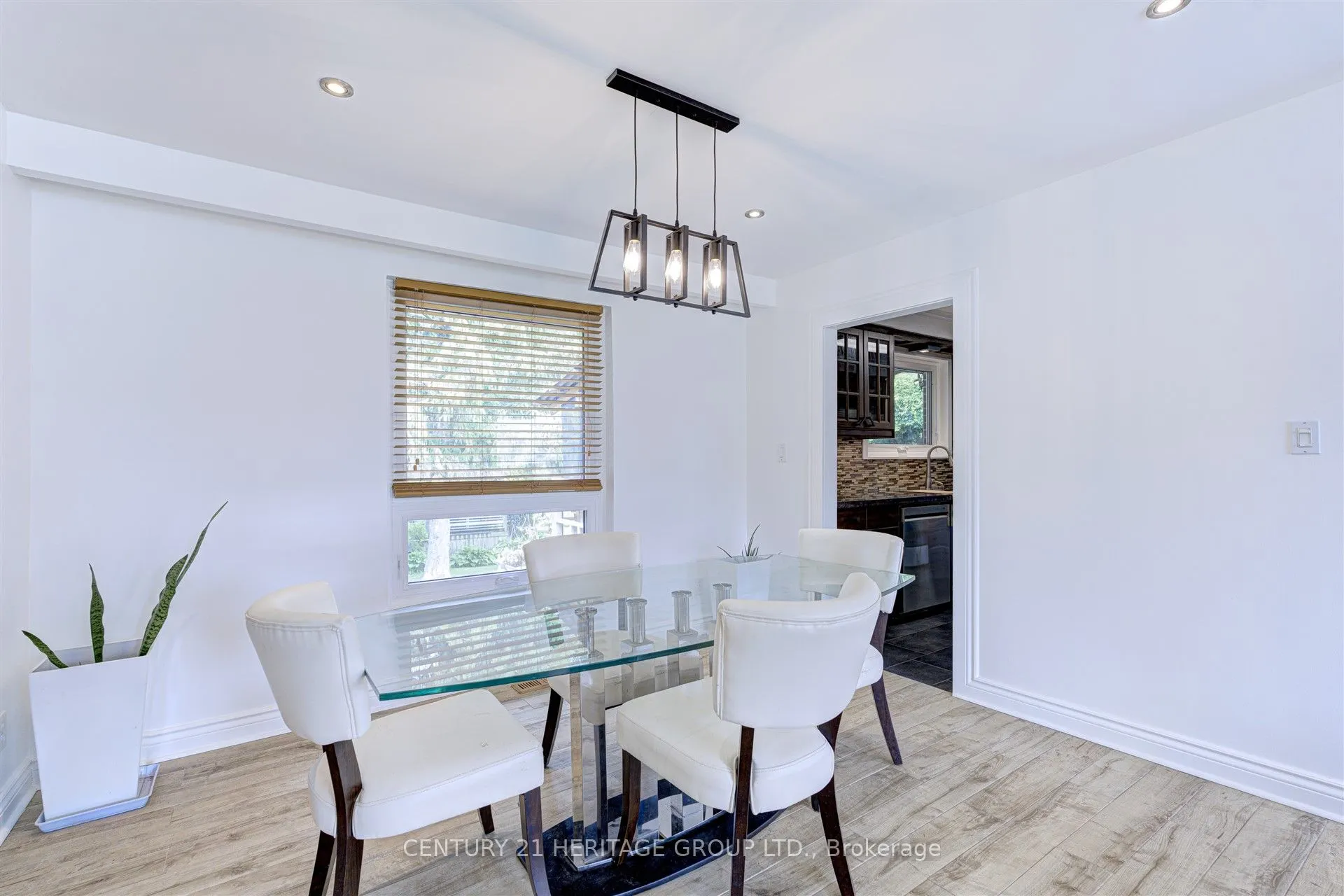 10 Bachly Crescent
