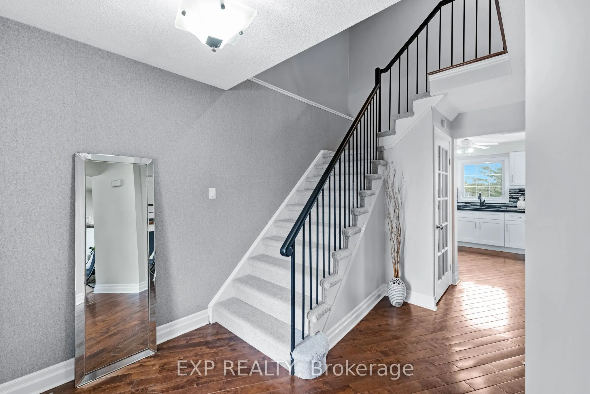6 Adams Court, #6