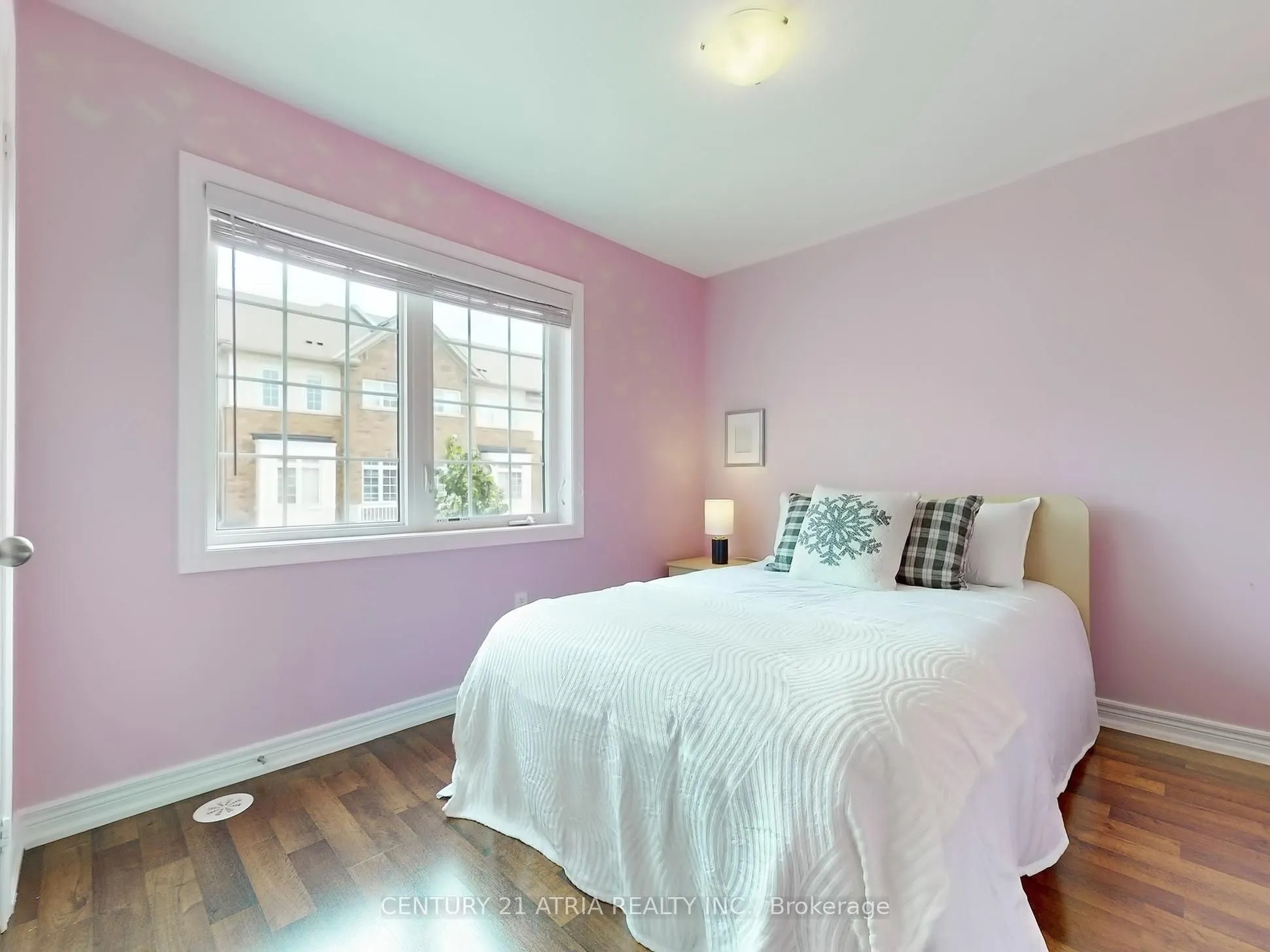12 Roy Grove Way, #43