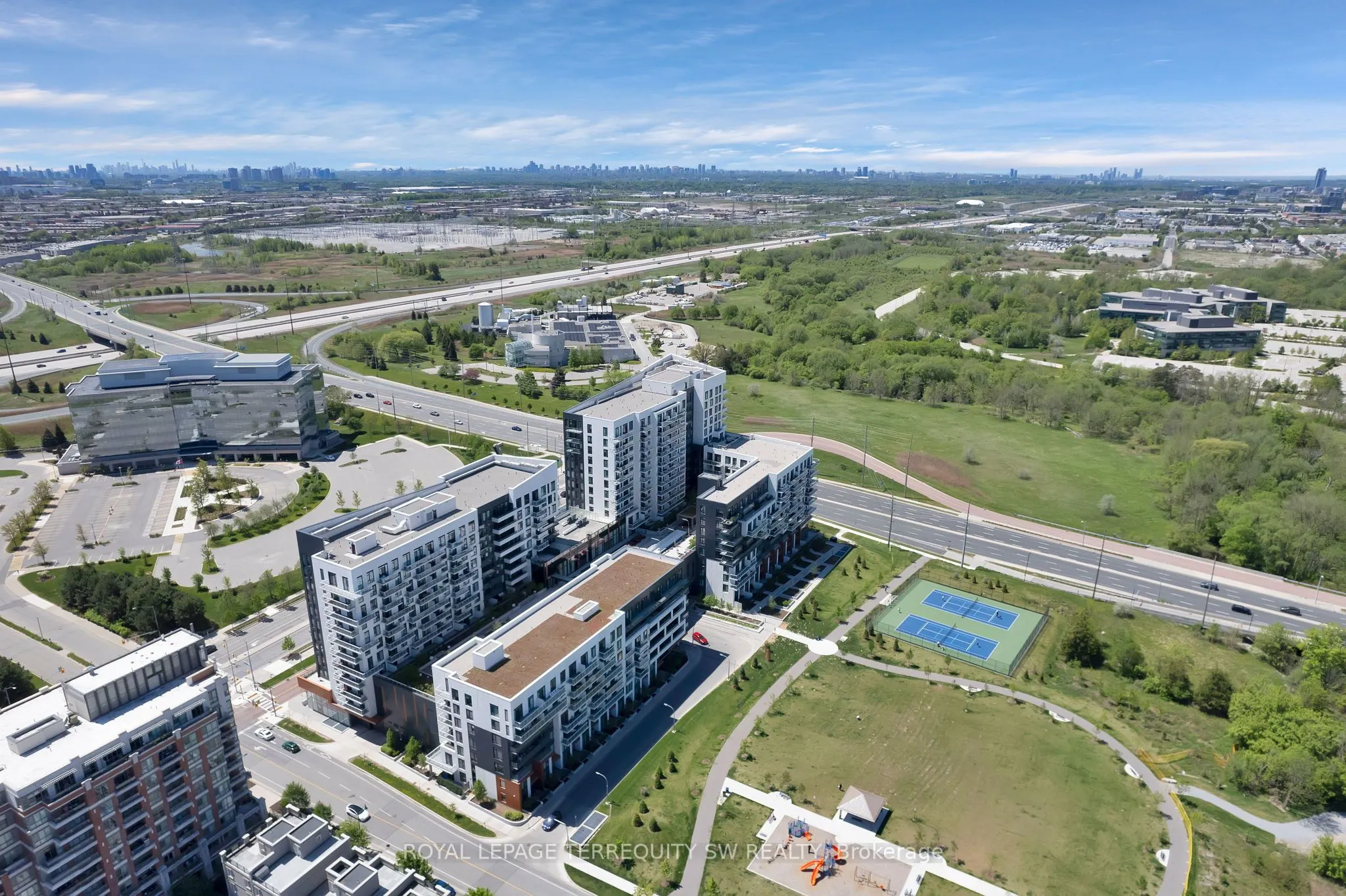 10 Rouge Valley Drive W, #616