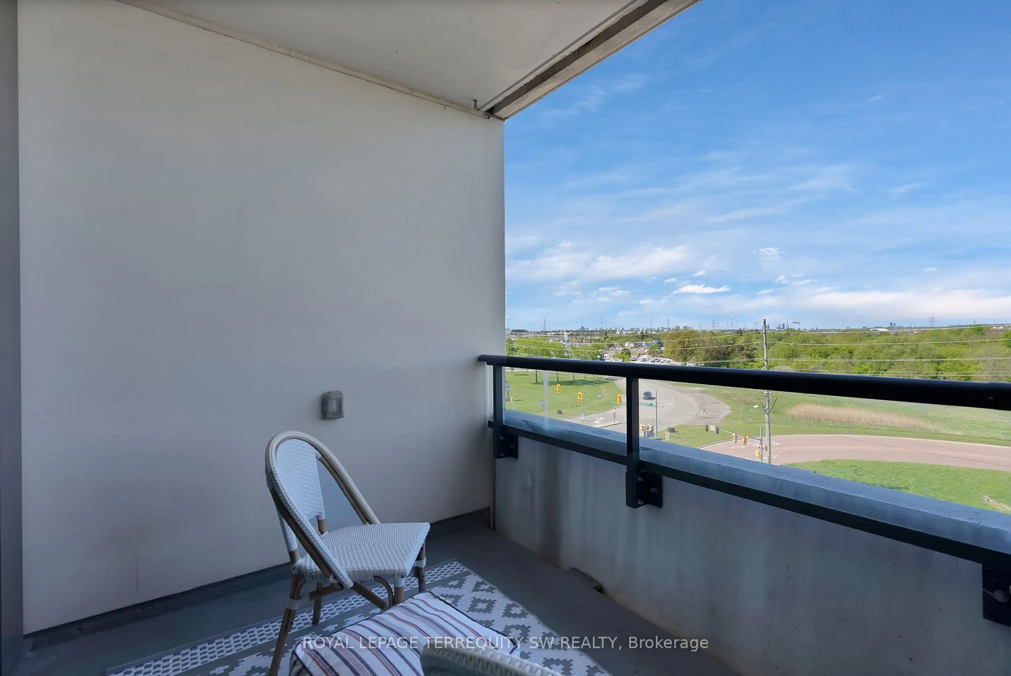 10 Rouge Valley Drive W, #616