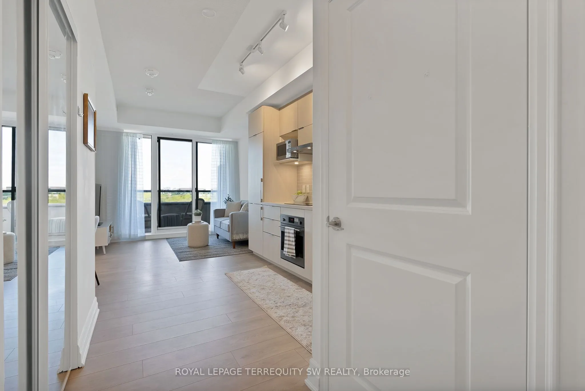 10 Rouge Valley Drive W, #616