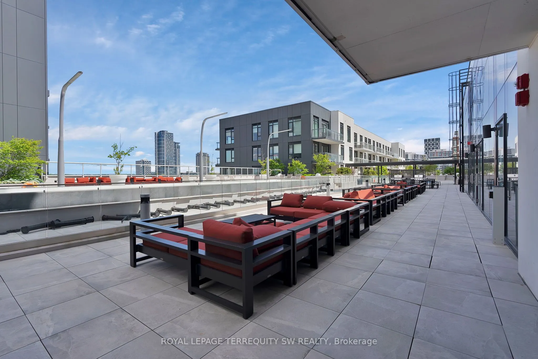 10 Rouge Valley Drive W, #616