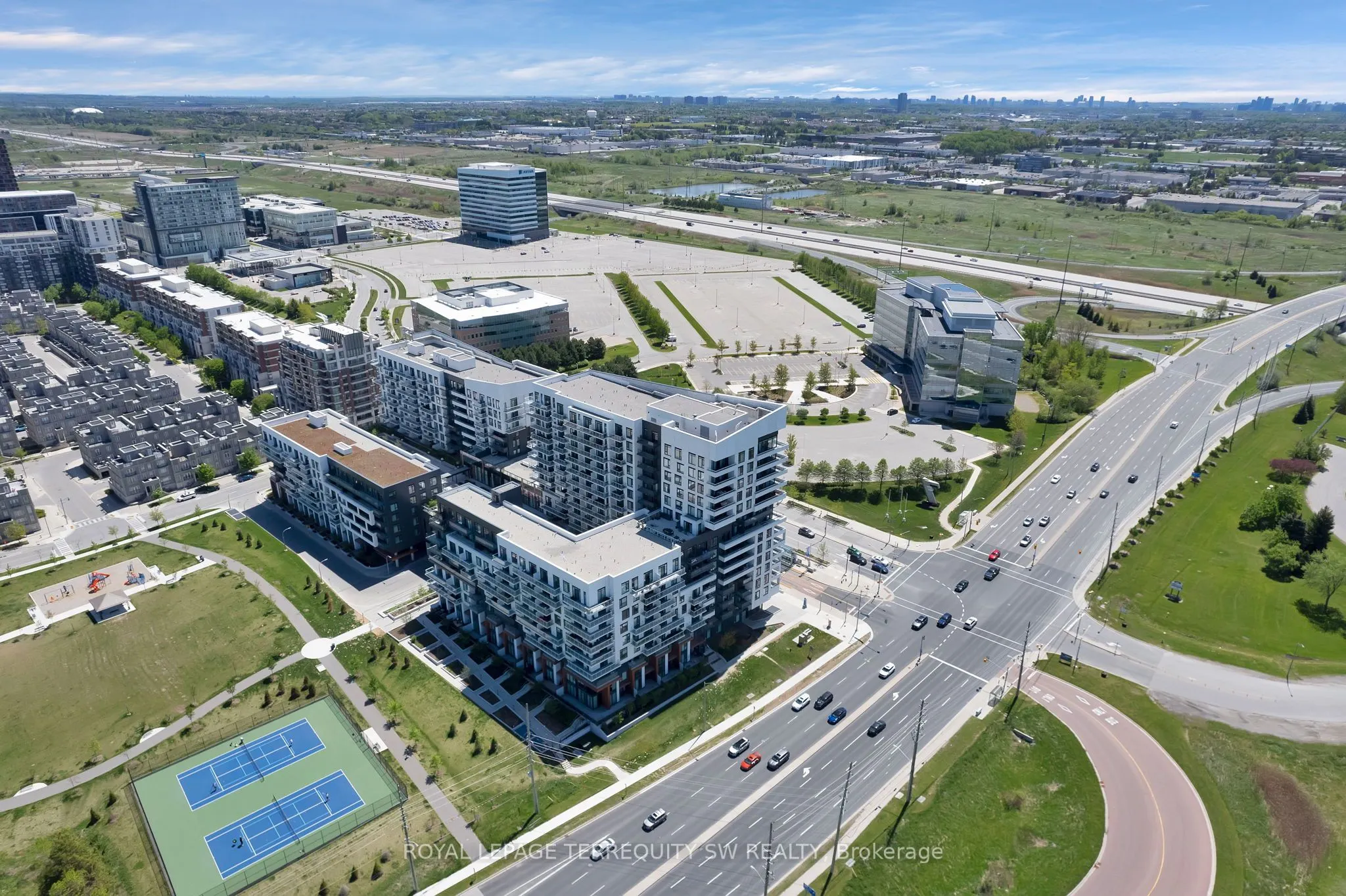 10 Rouge Valley Drive W, #616