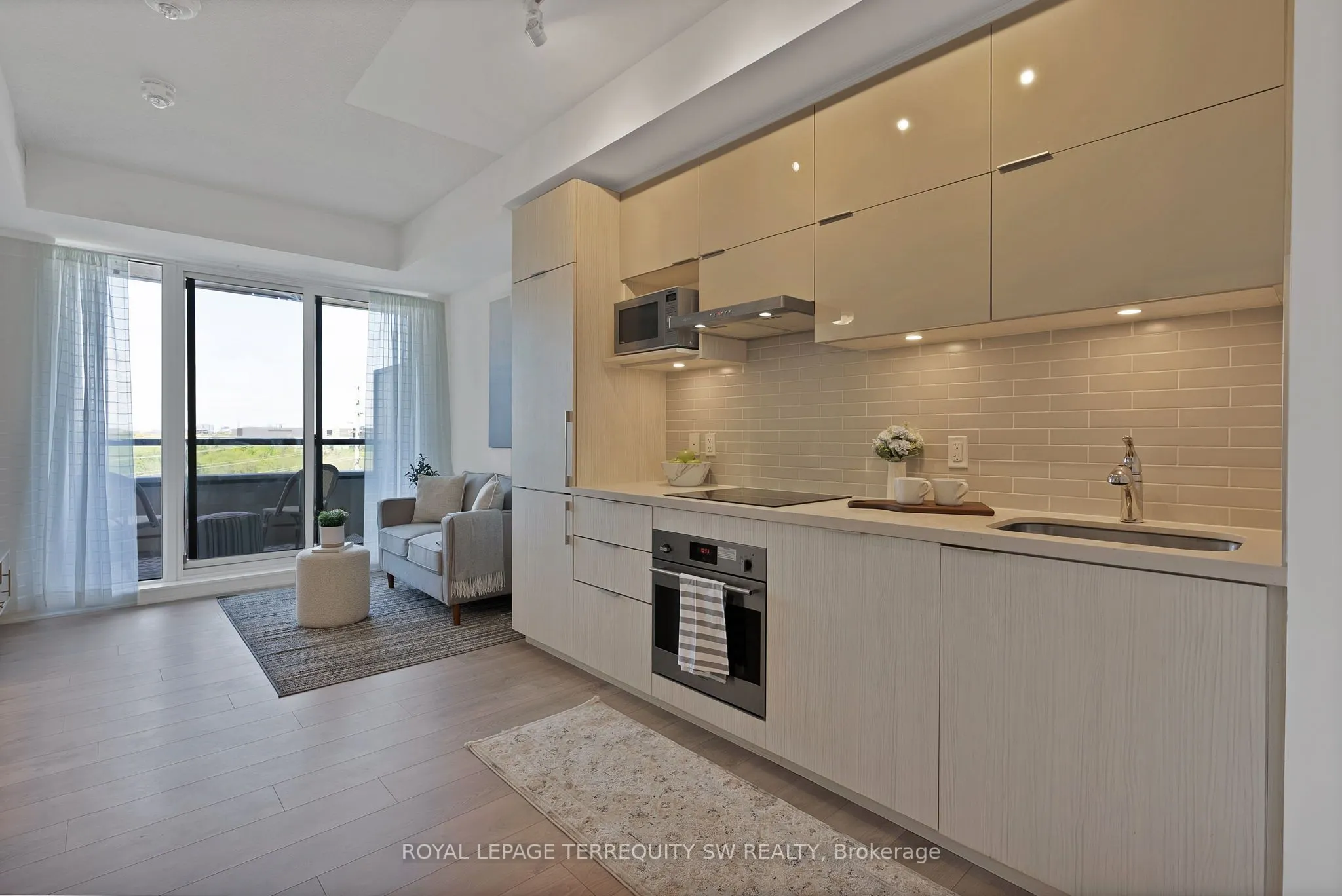 10 Rouge Valley Drive W, #616