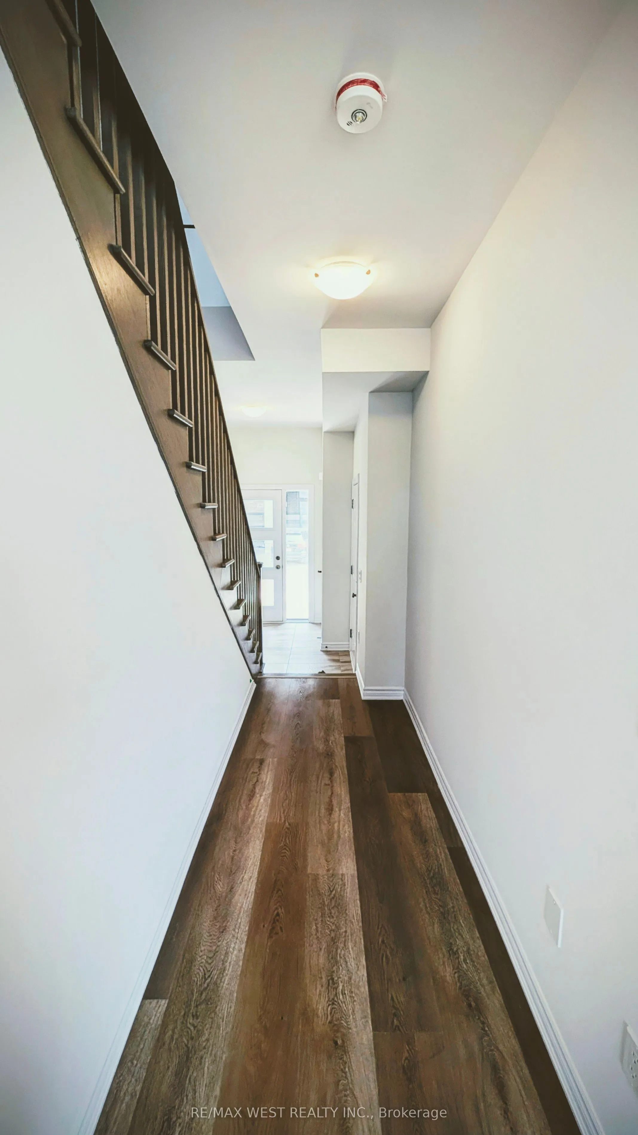 91 Inverary Crescent