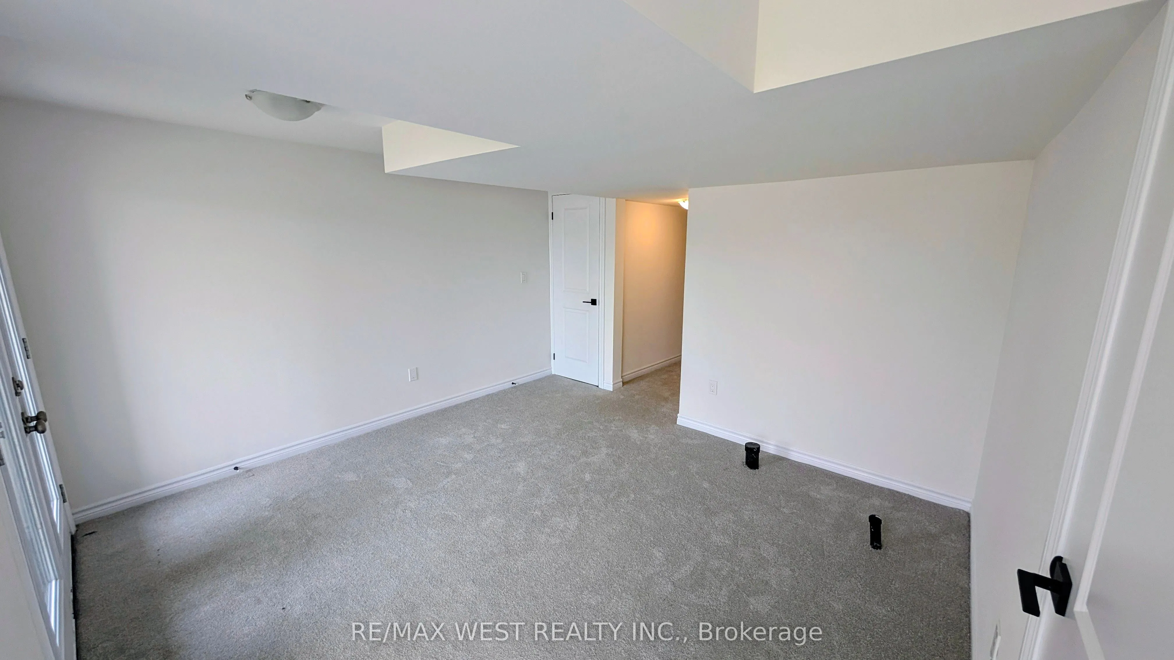 91 Inverary Crescent