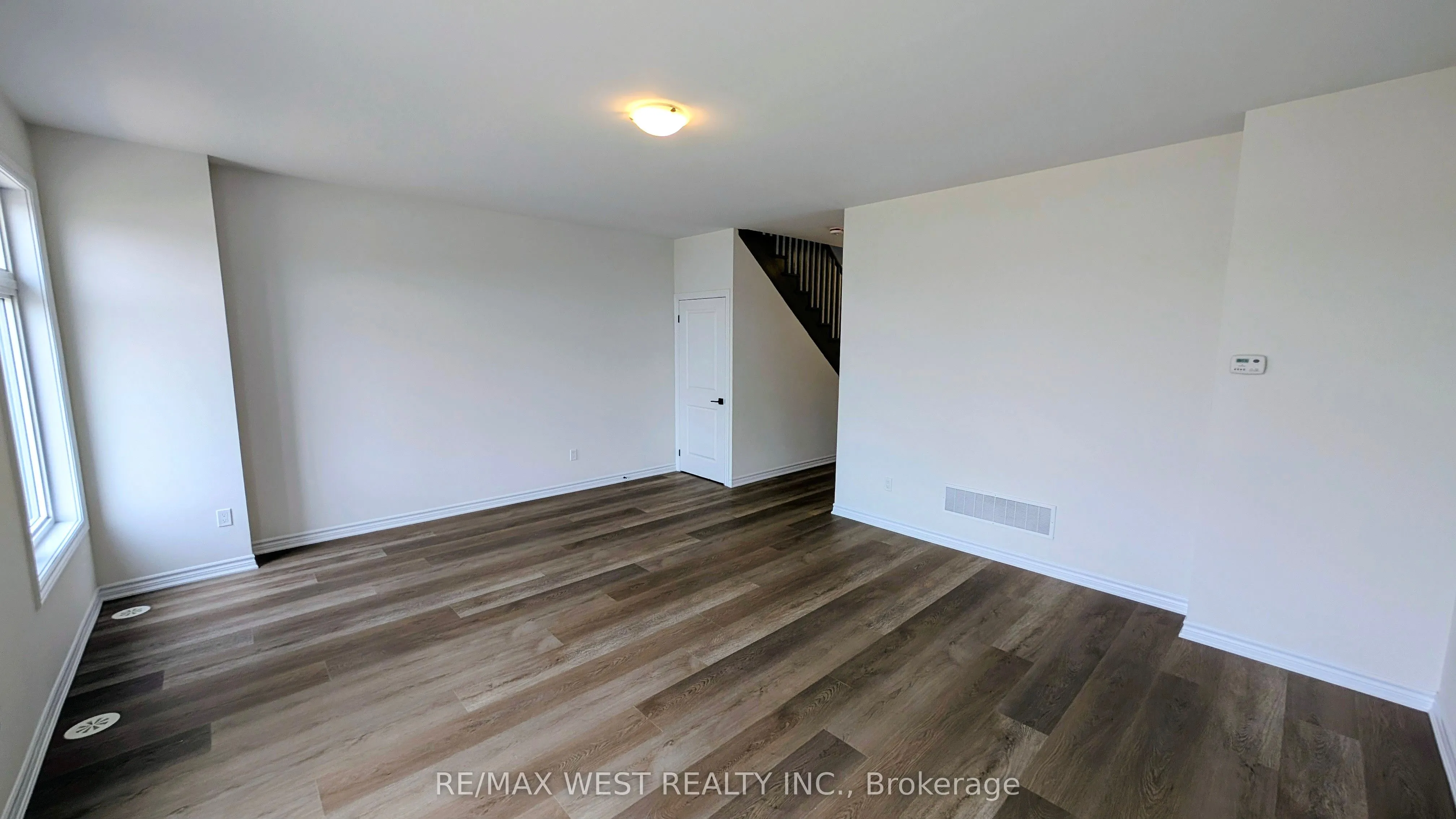 91 Inverary Crescent