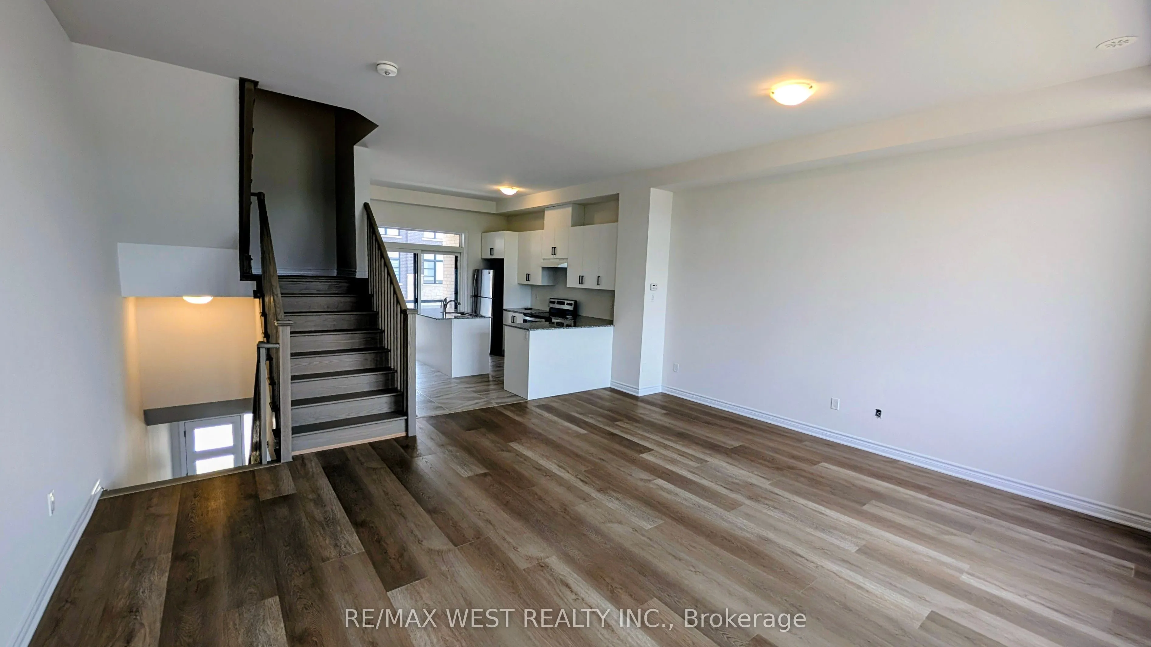 91 Inverary Crescent