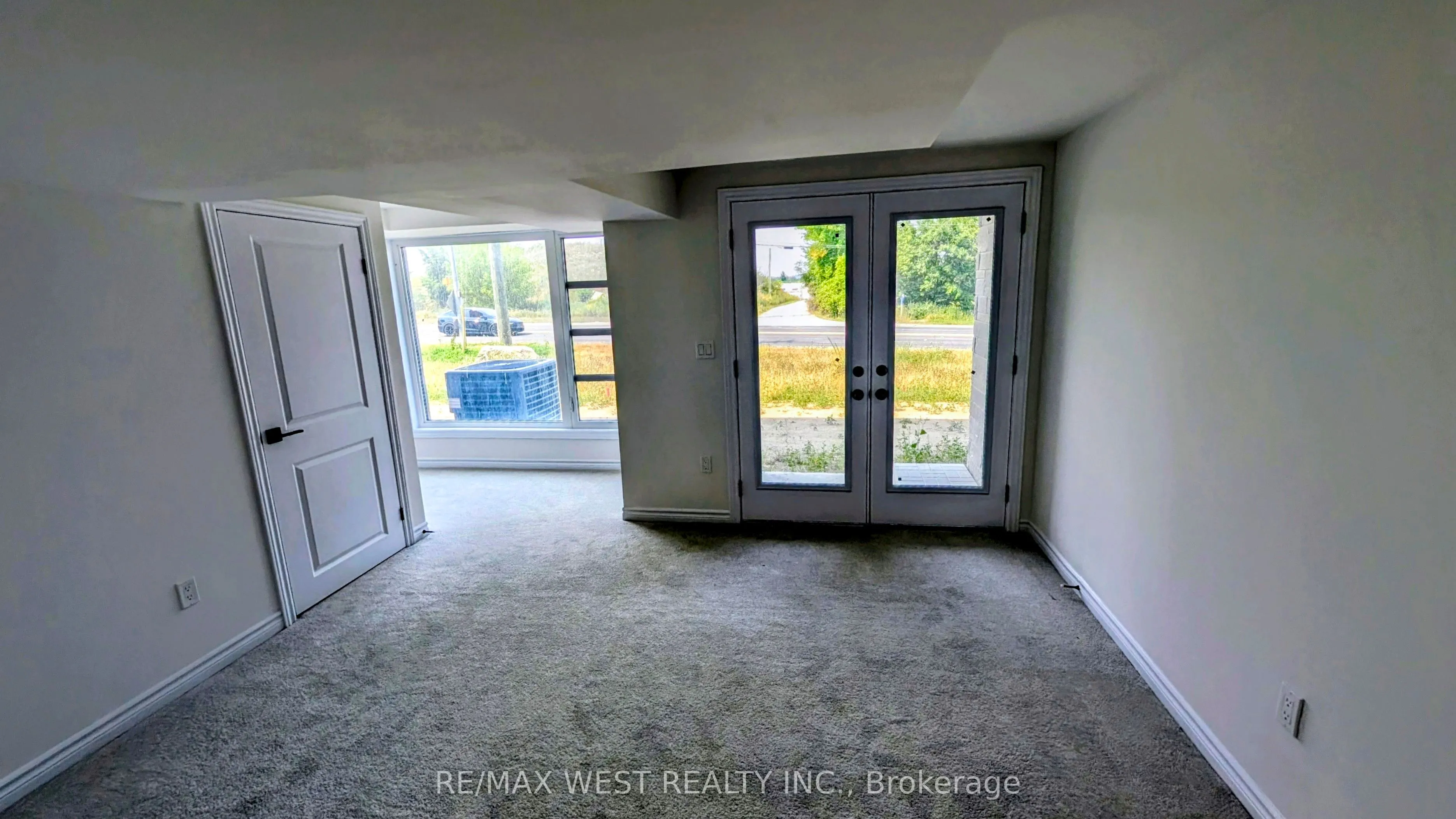 91 Inverary Crescent