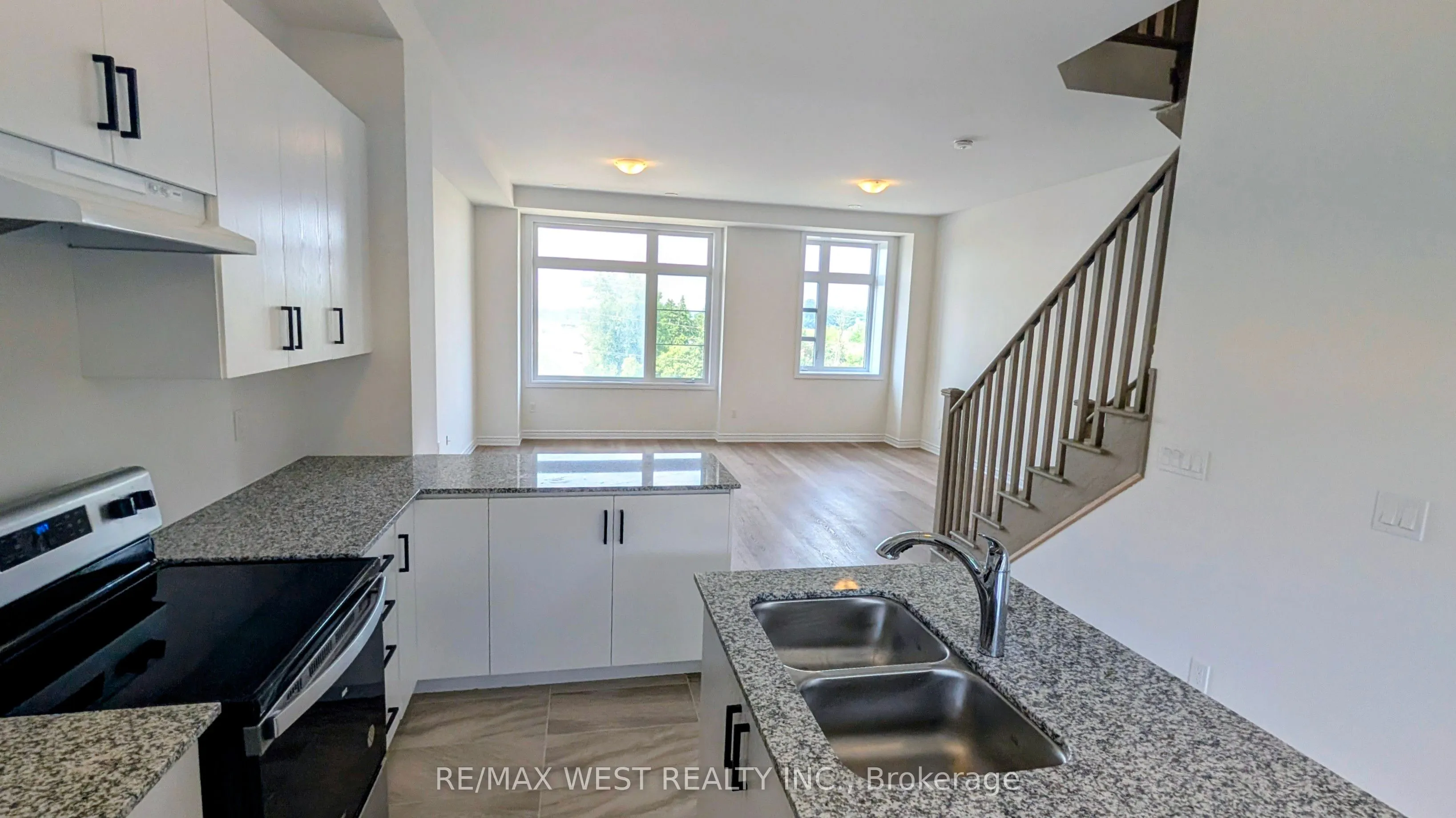 91 Inverary Crescent