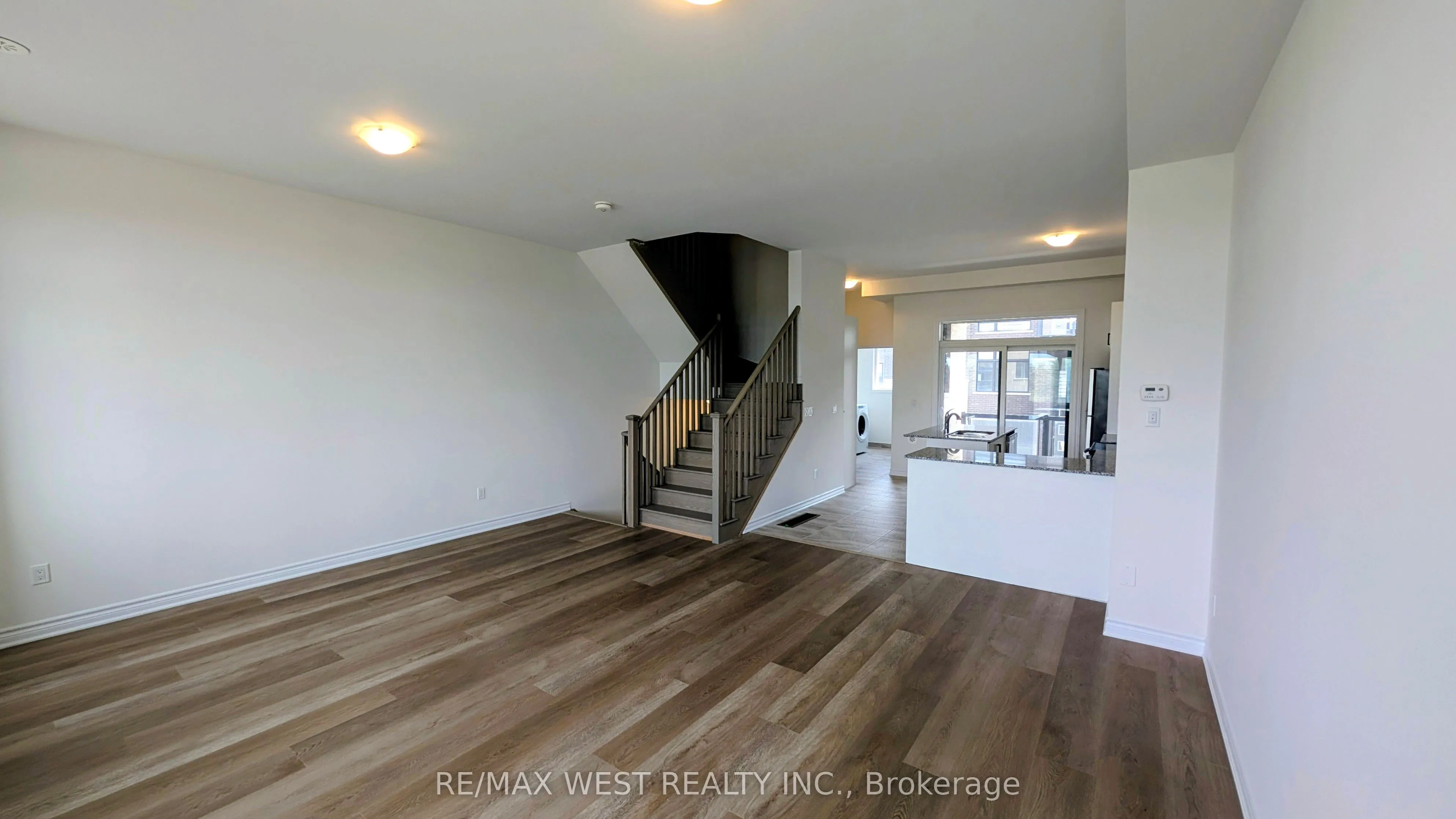91 Inverary Crescent