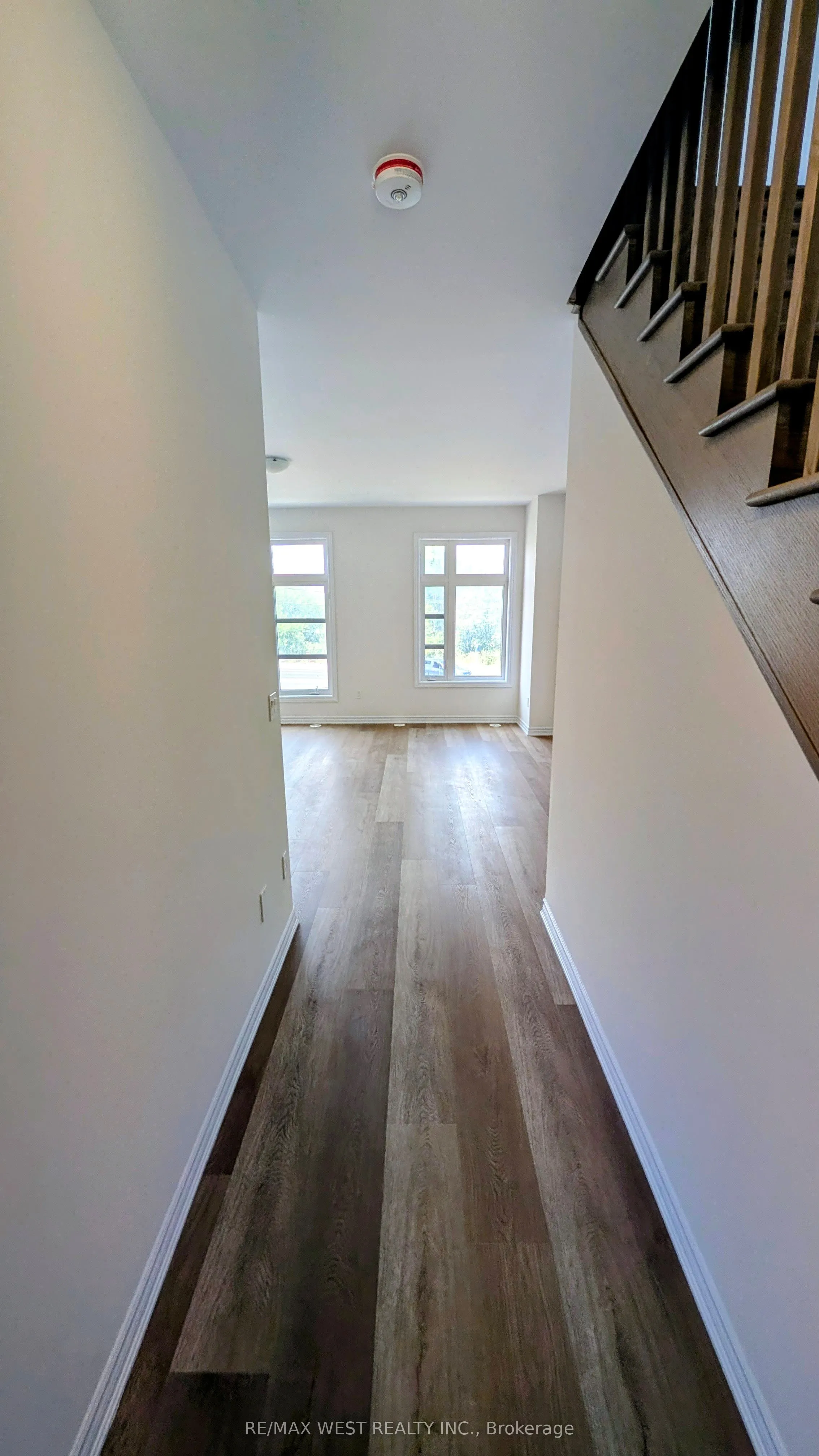 91 Inverary Crescent
