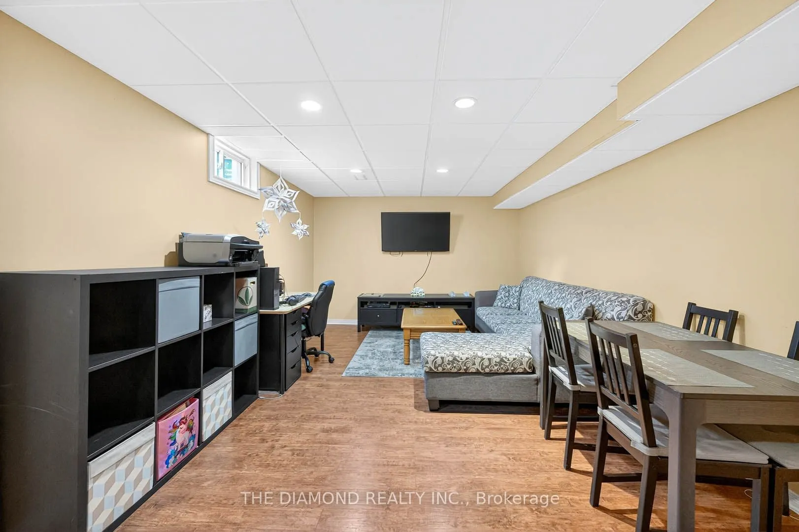 63 Adventure Crescent