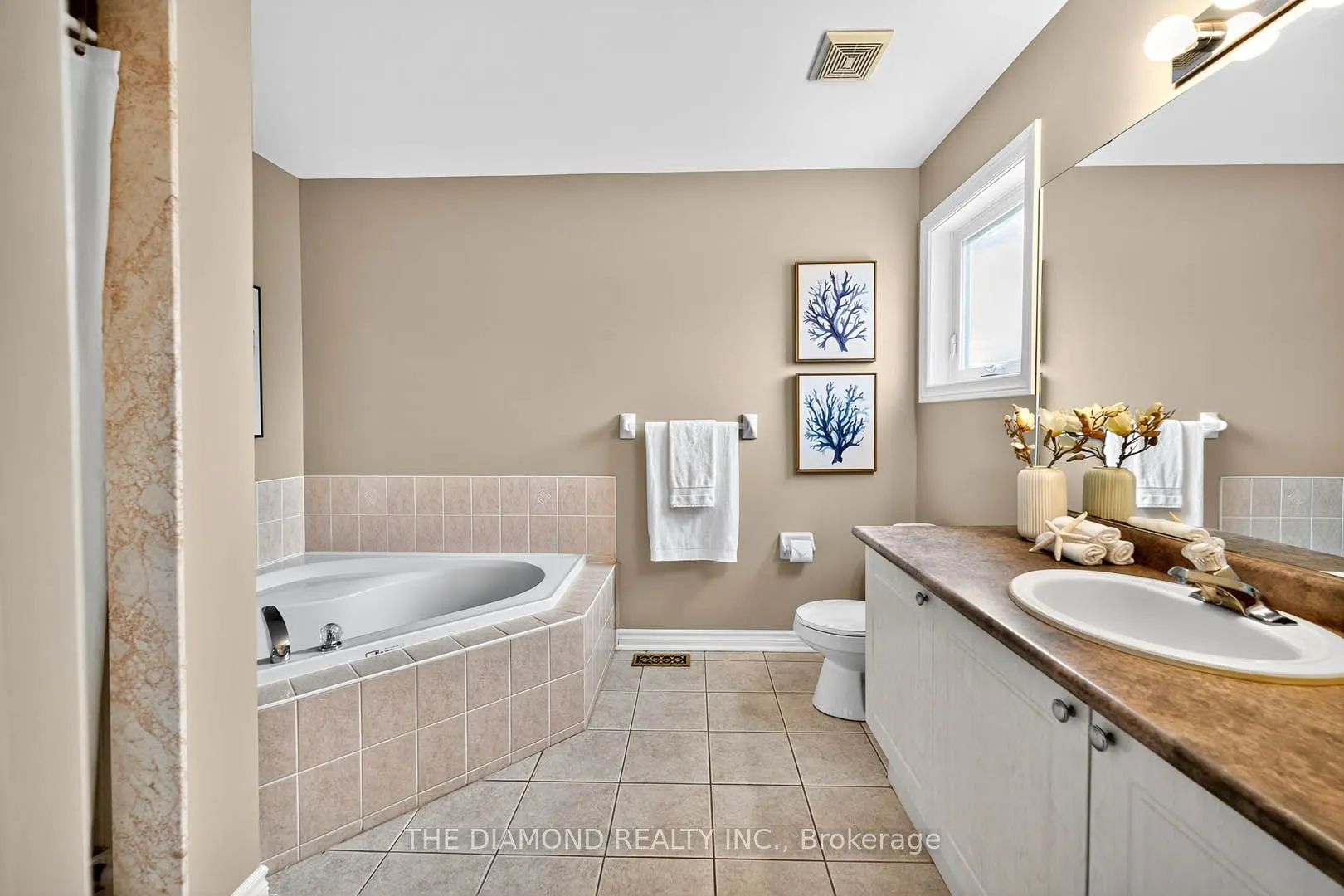 63 Adventure Crescent