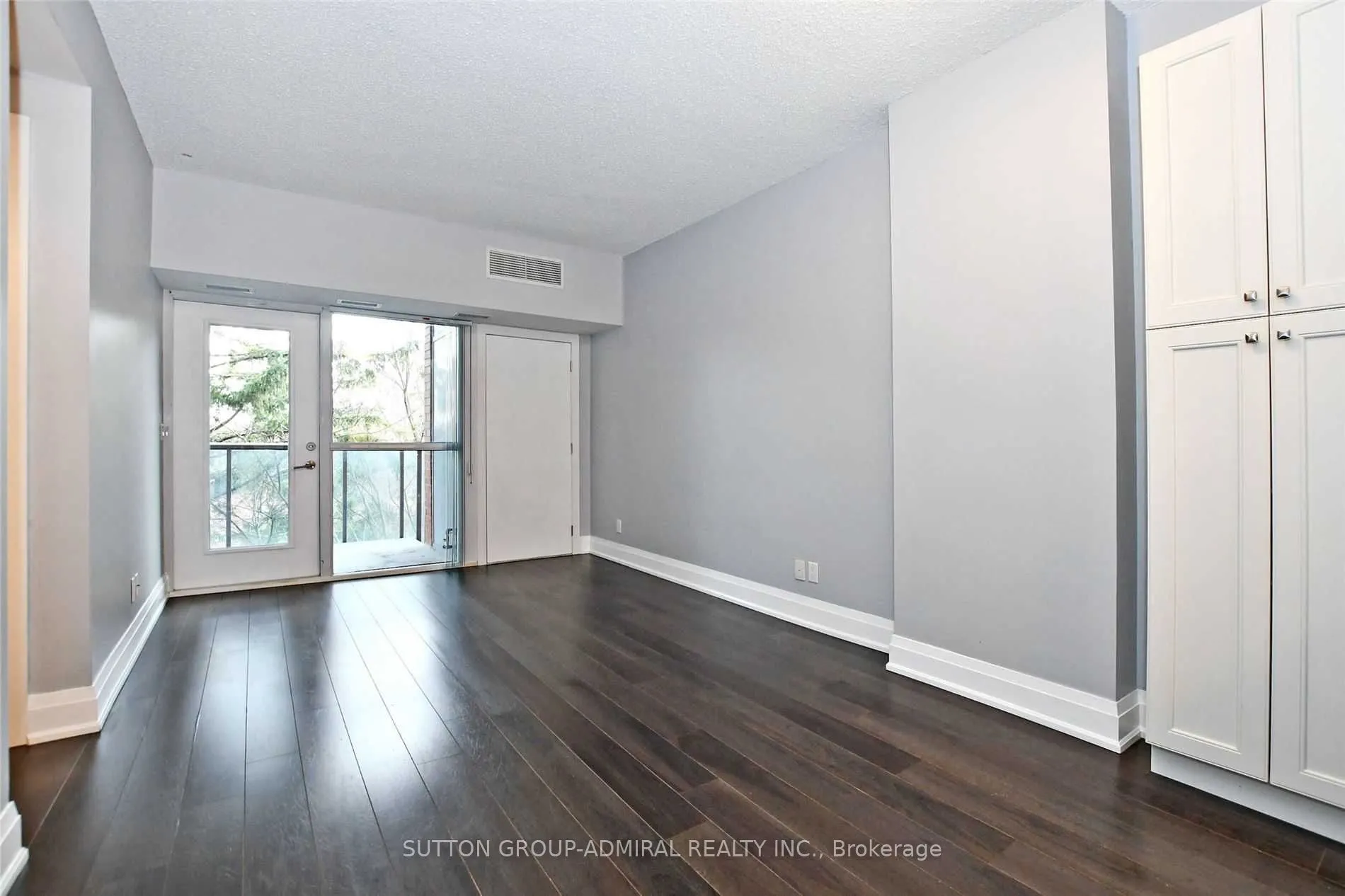 8302 Islington Avenue, #405