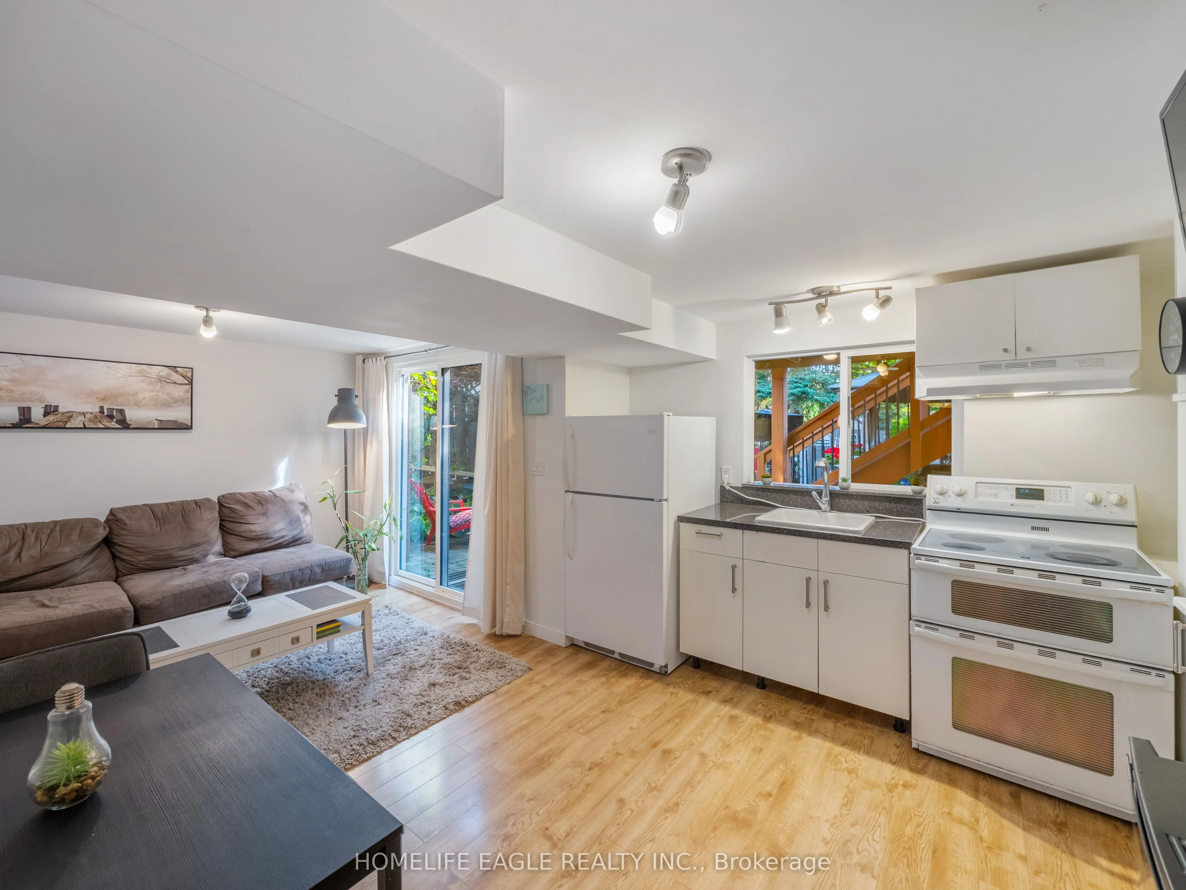 30 Moffat Crescent