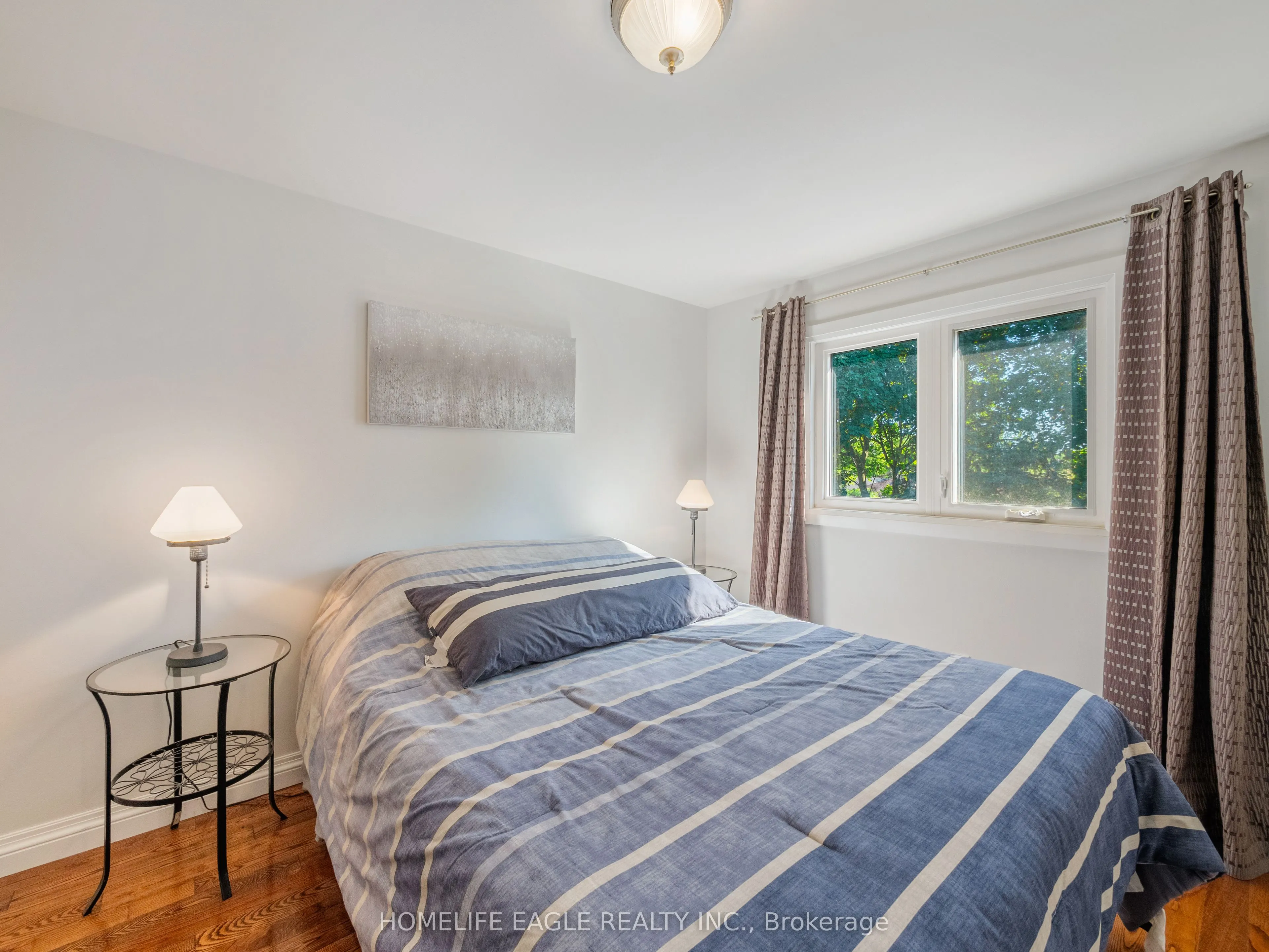 30 Moffat Crescent