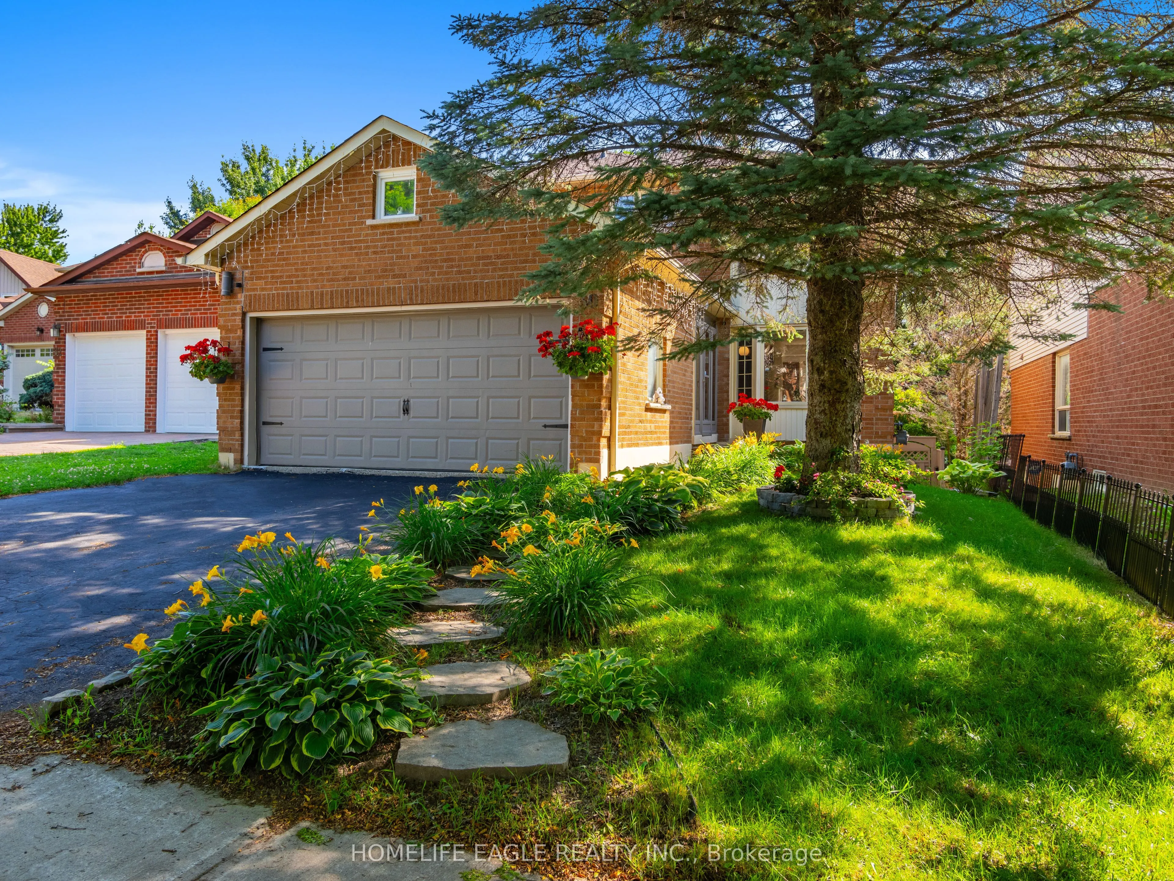 30 Moffat Crescent