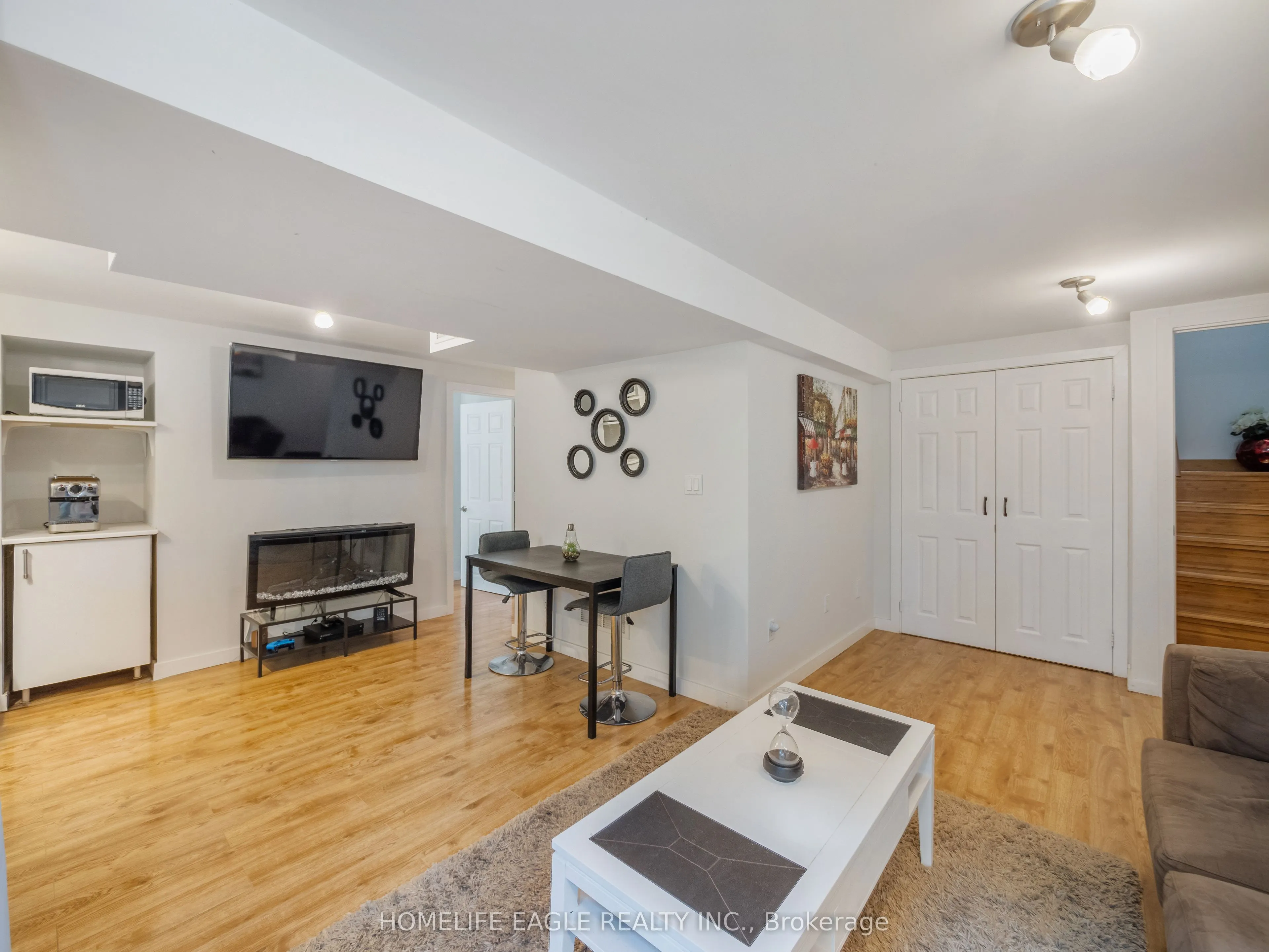 30 Moffat Crescent