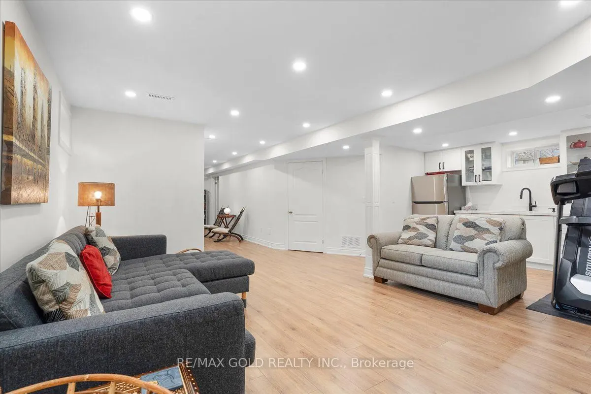 9 Red Rock Drive