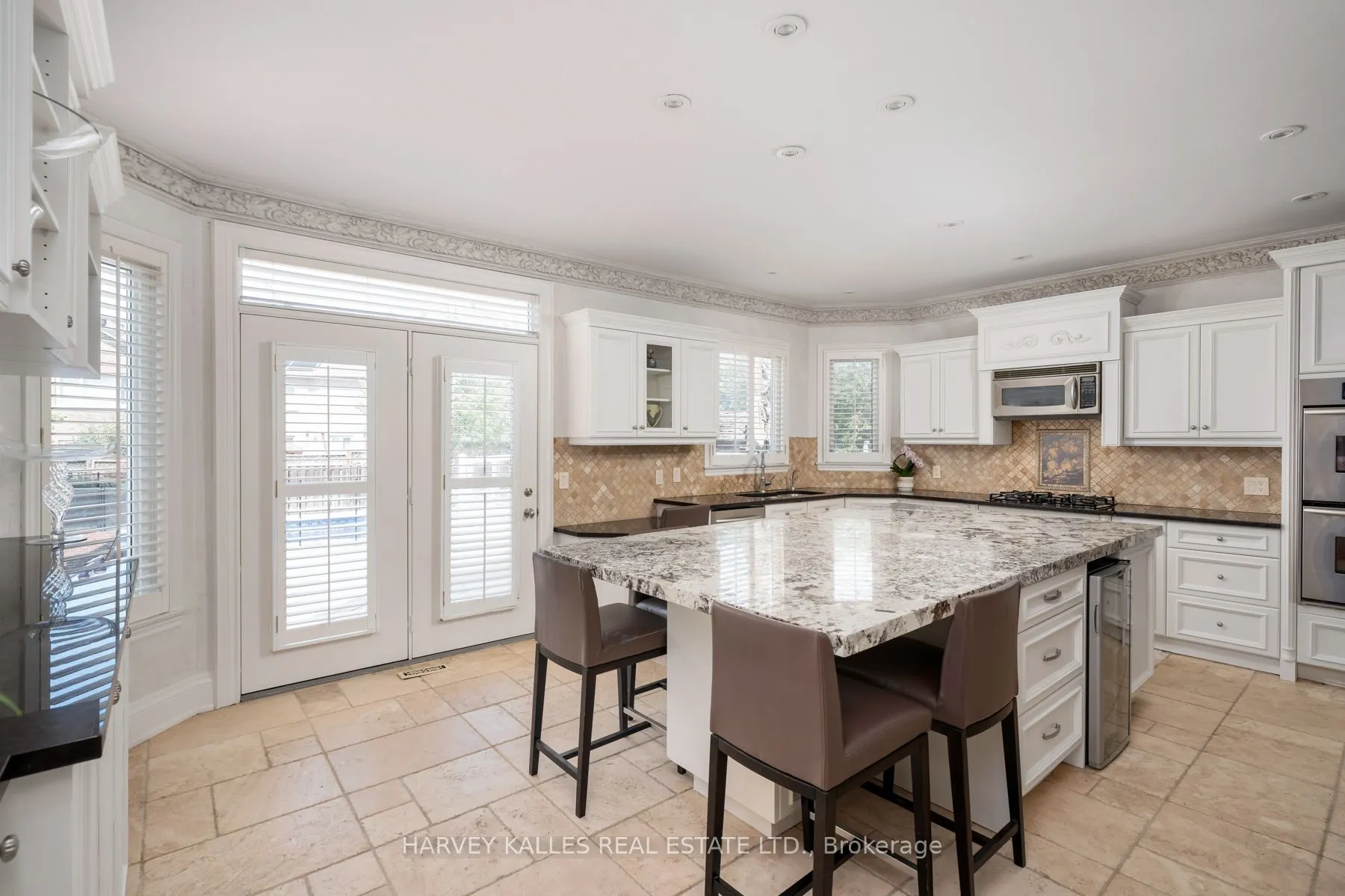 12 Alta Vista Court