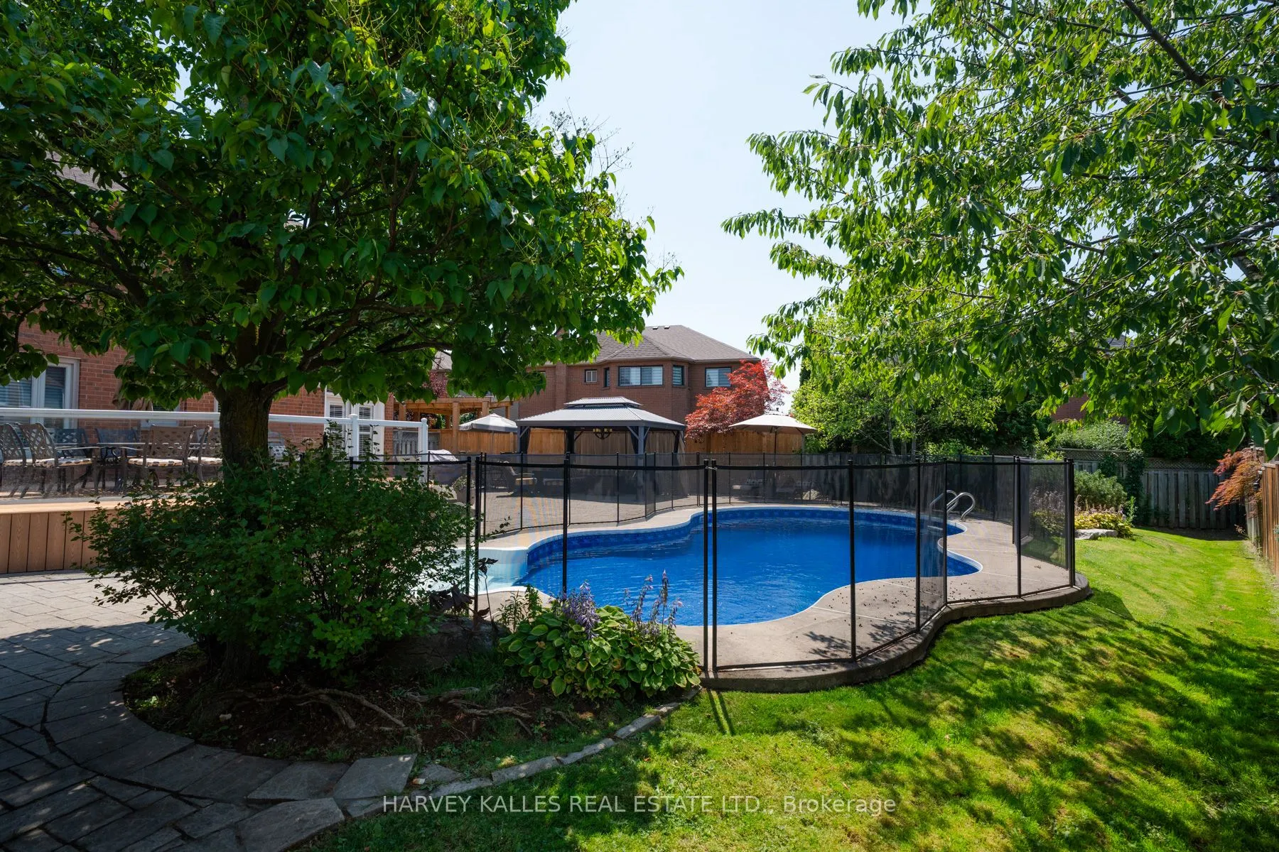12 Alta Vista Court