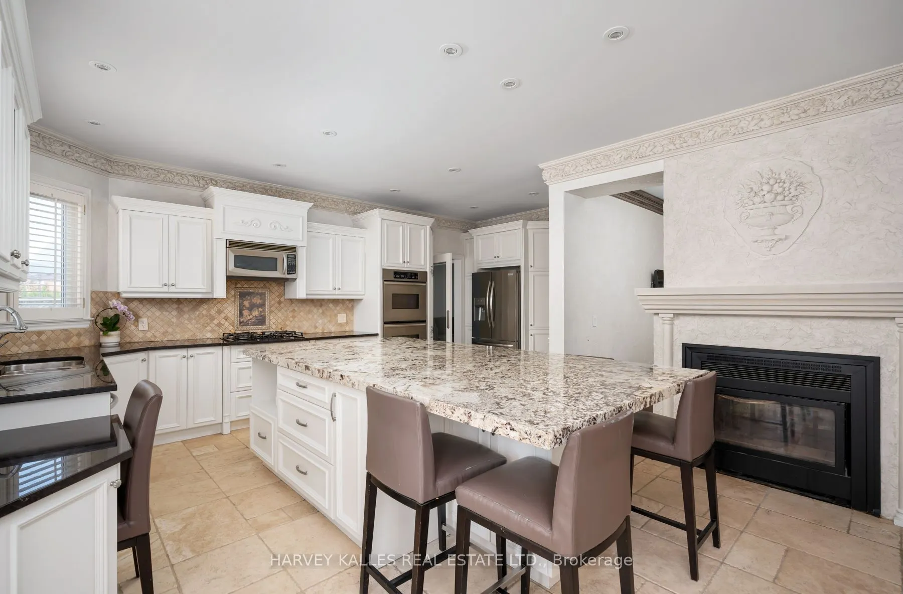 12 Alta Vista Court