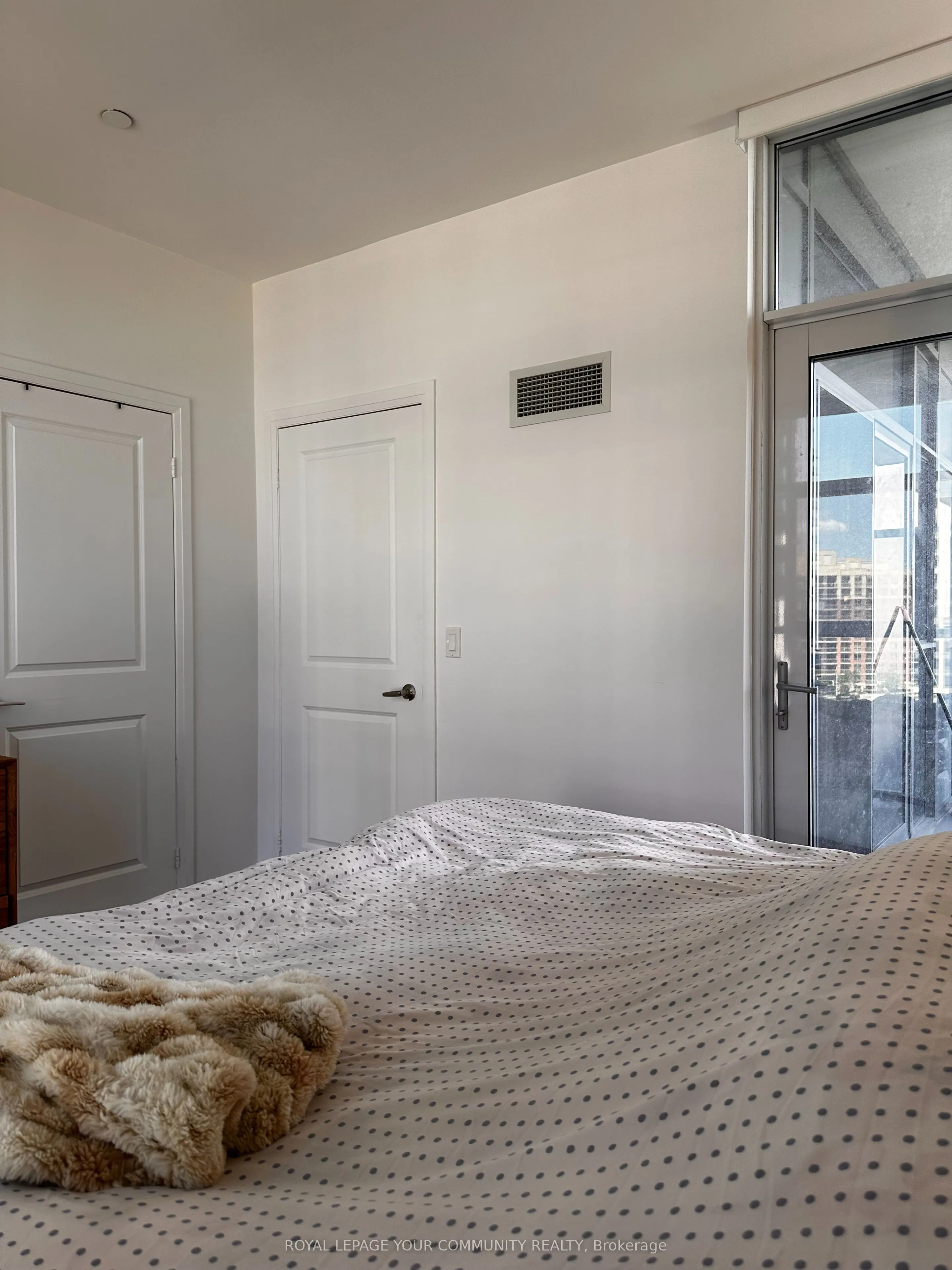 65 Oneida Crescent, #1008