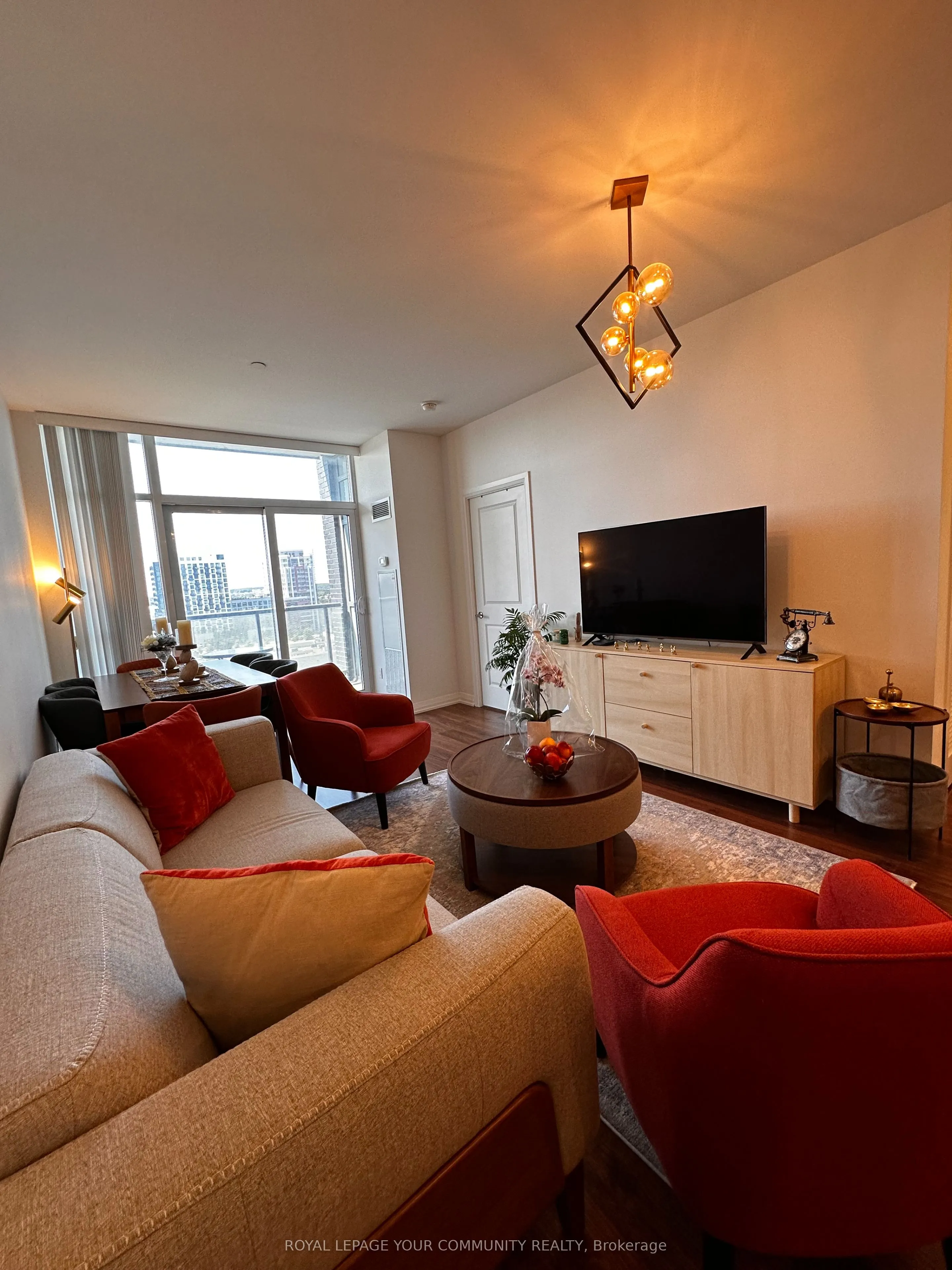 65 Oneida Crescent, #1008
