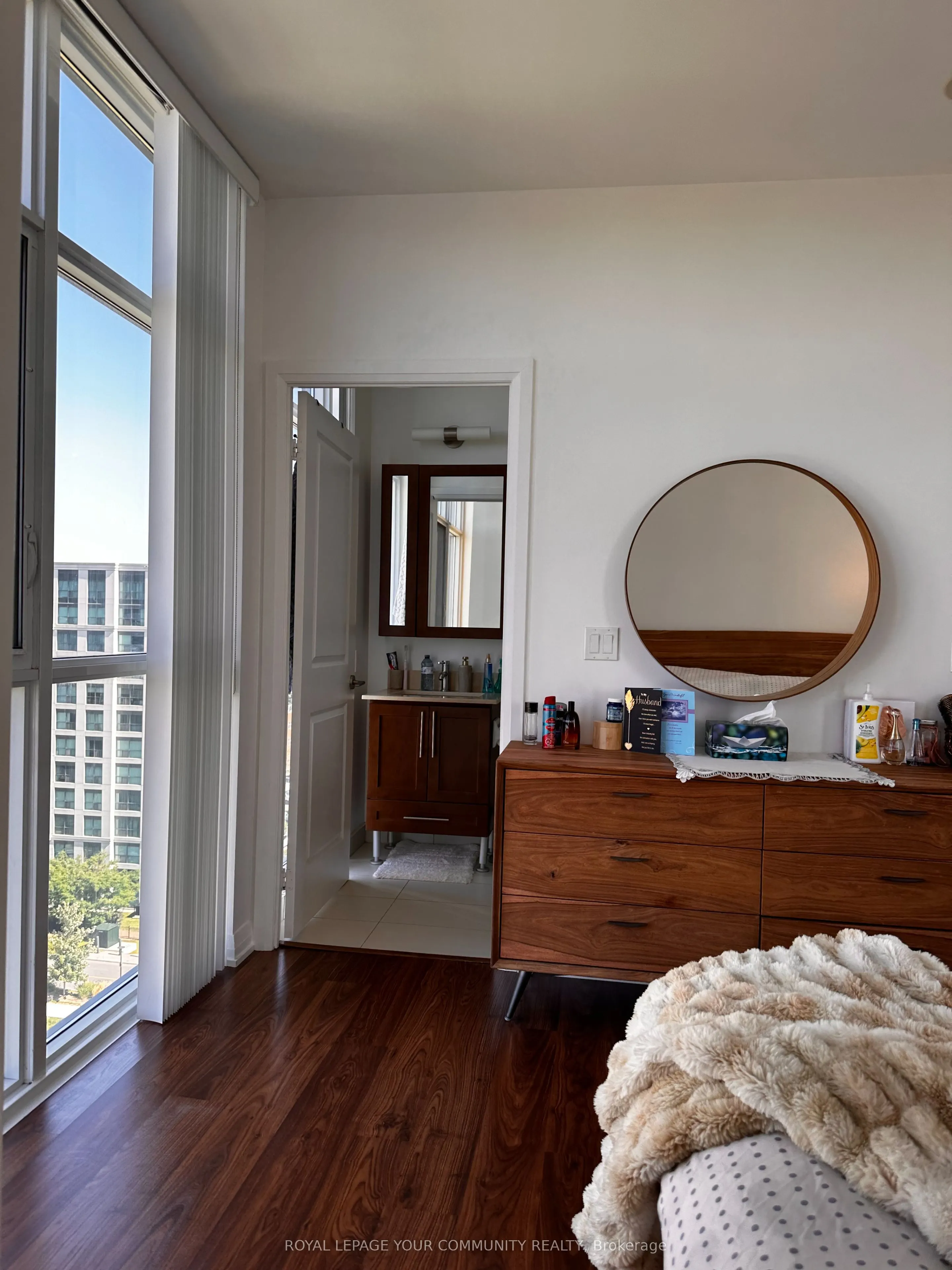 65 Oneida Crescent, #1008