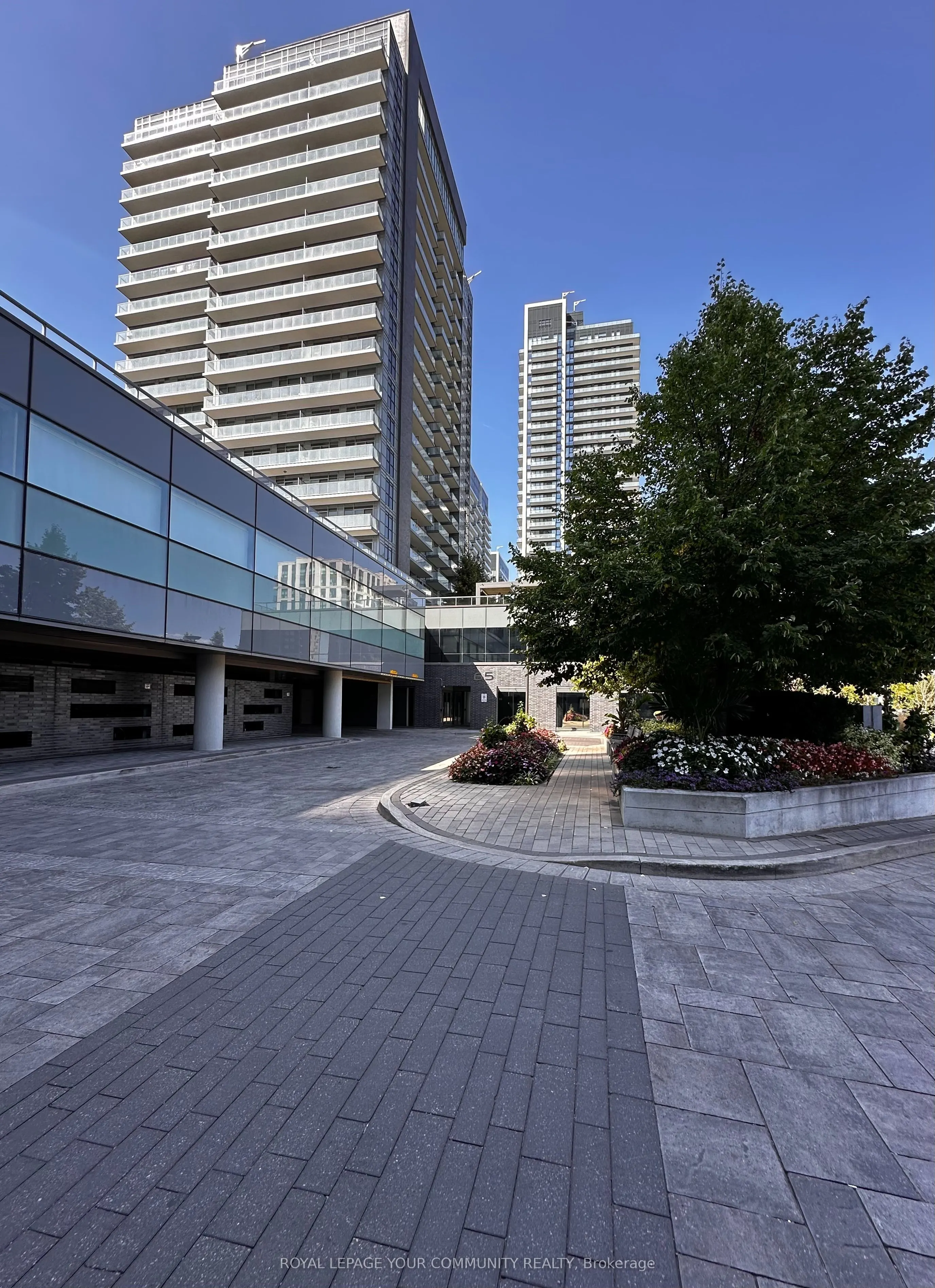 65 Oneida Crescent, #1008