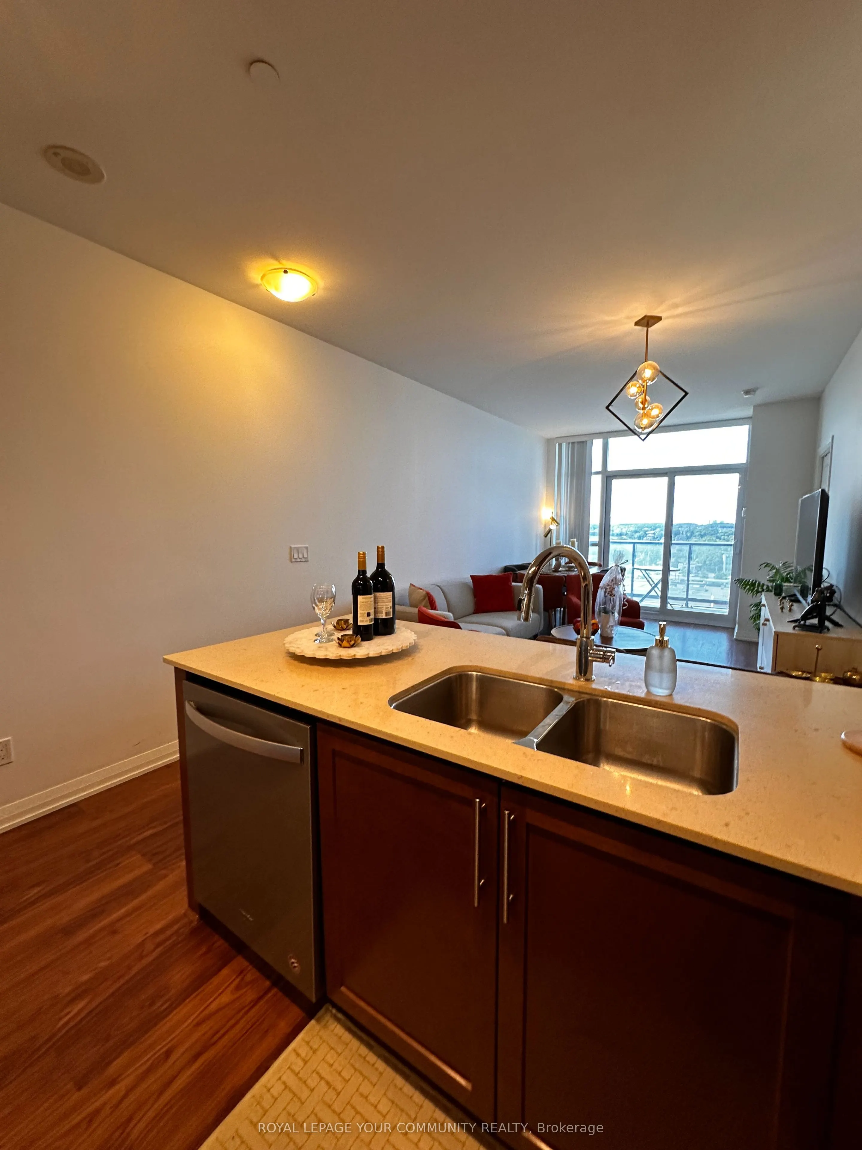 65 Oneida Crescent, #1008