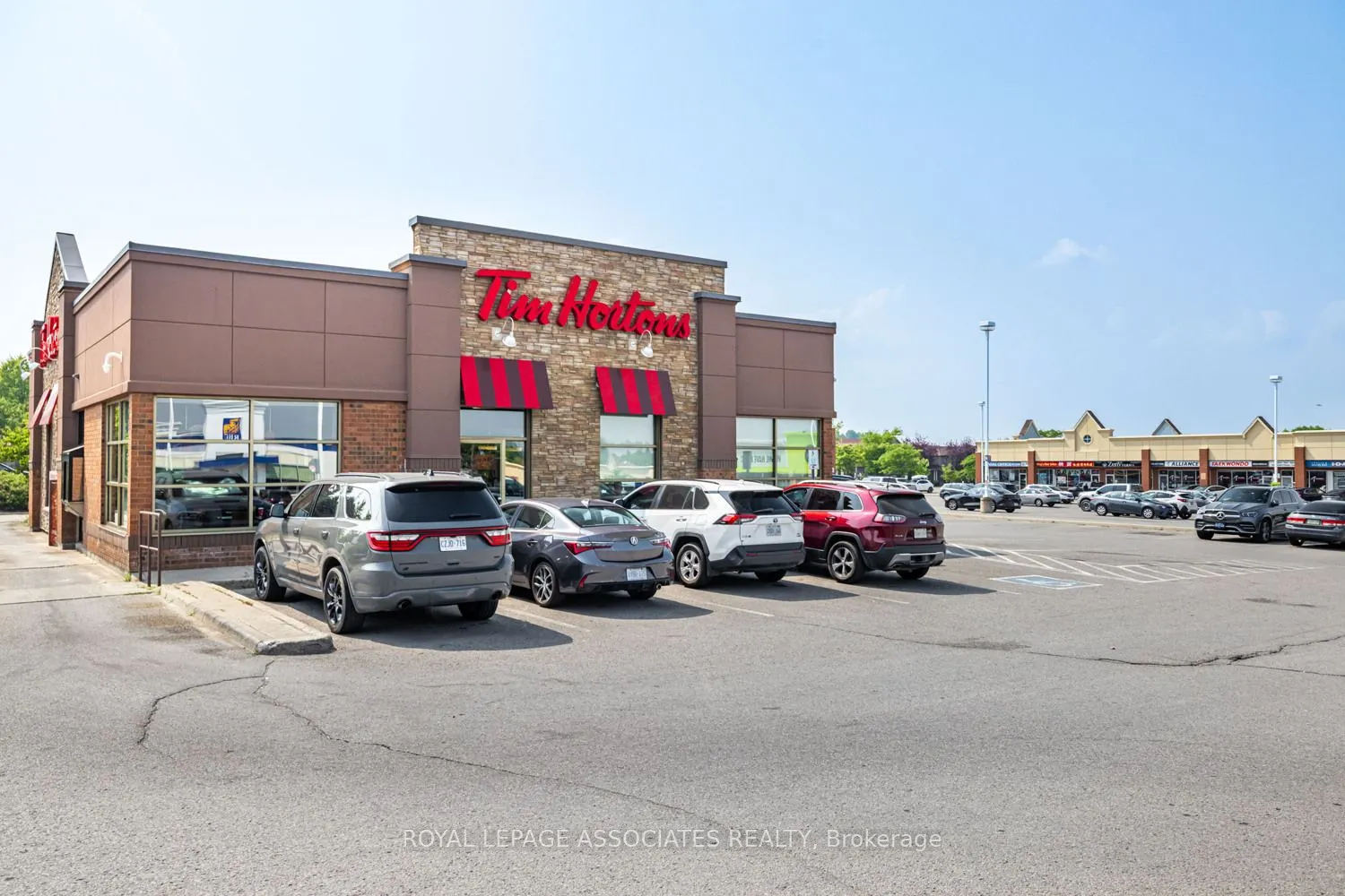 1390 Major Makenzie Drive E, #4A