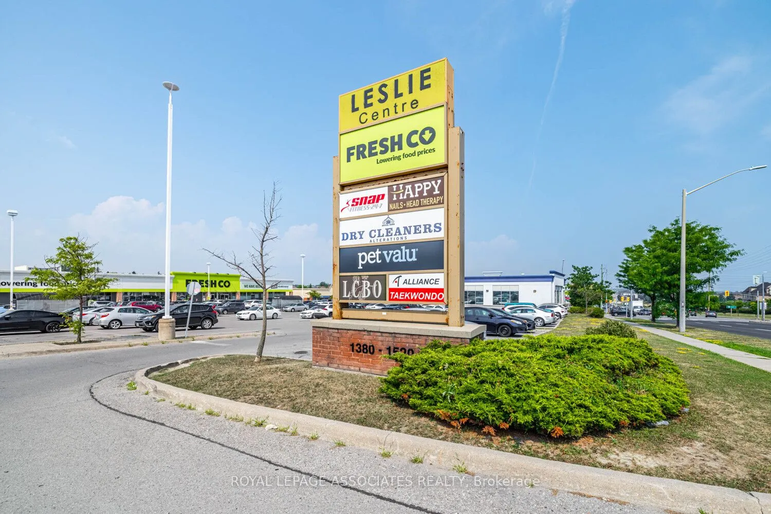 1390 Major Makenzie Drive E, #4A