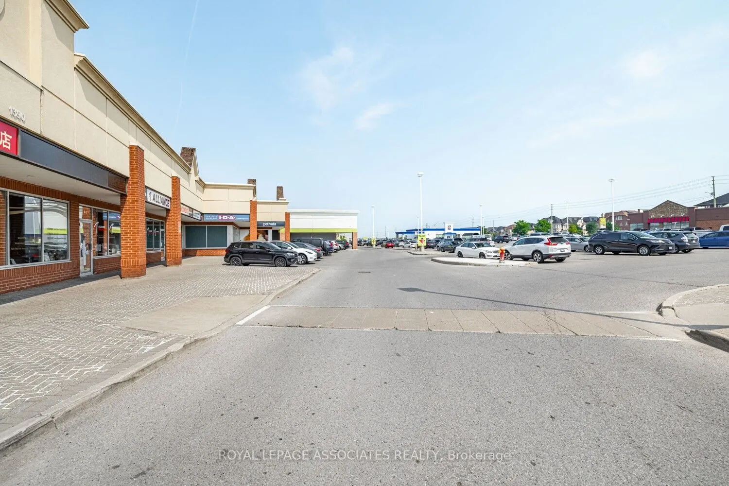 1390 Major Makenzie Drive E, #4A