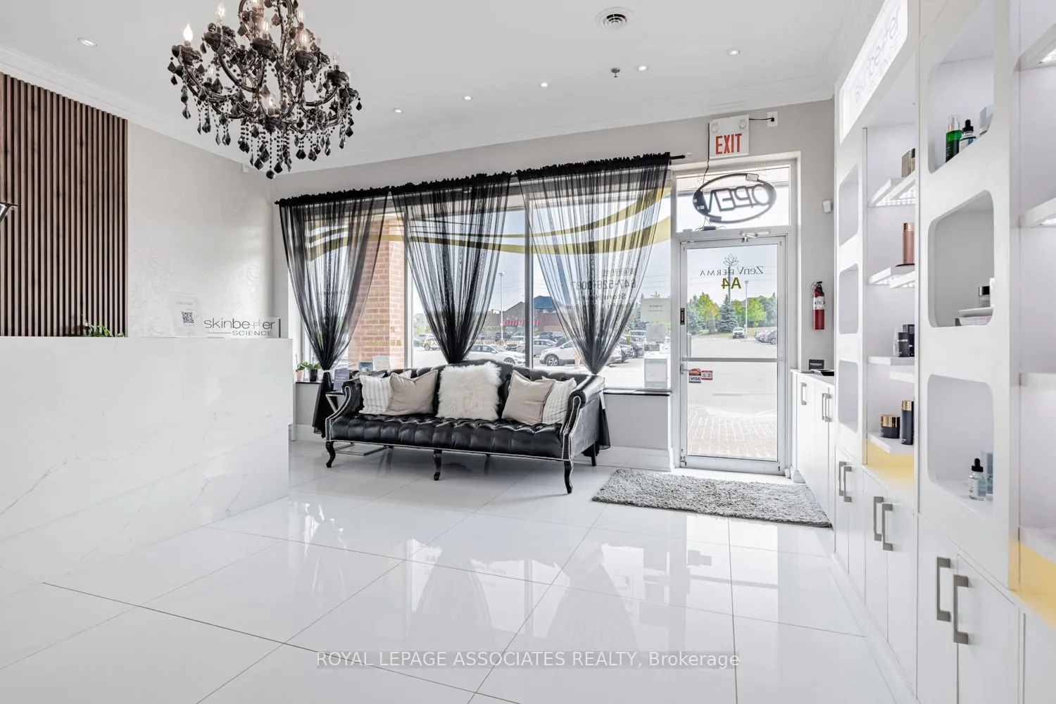 1390 Major Makenzie Drive E, #4A