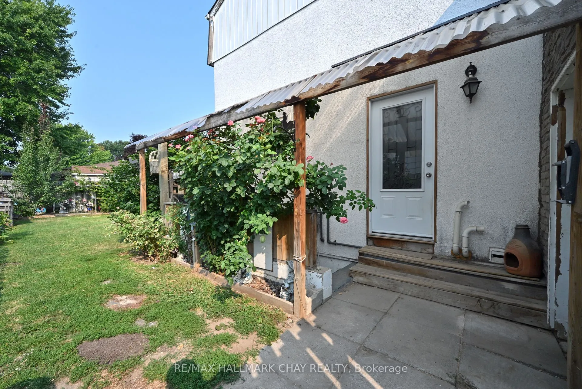116 King Street S